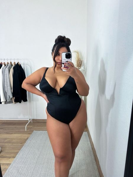 Bodysuit for curvy bodies 🖤
Code TIFF2217 for 15% off on Popilush.
Wearing Size XL

#bodysuit #curvybody #shapewear #fullbust #fullerbust 

#LTKplussize #LTKSpringSale #LTKmidsize