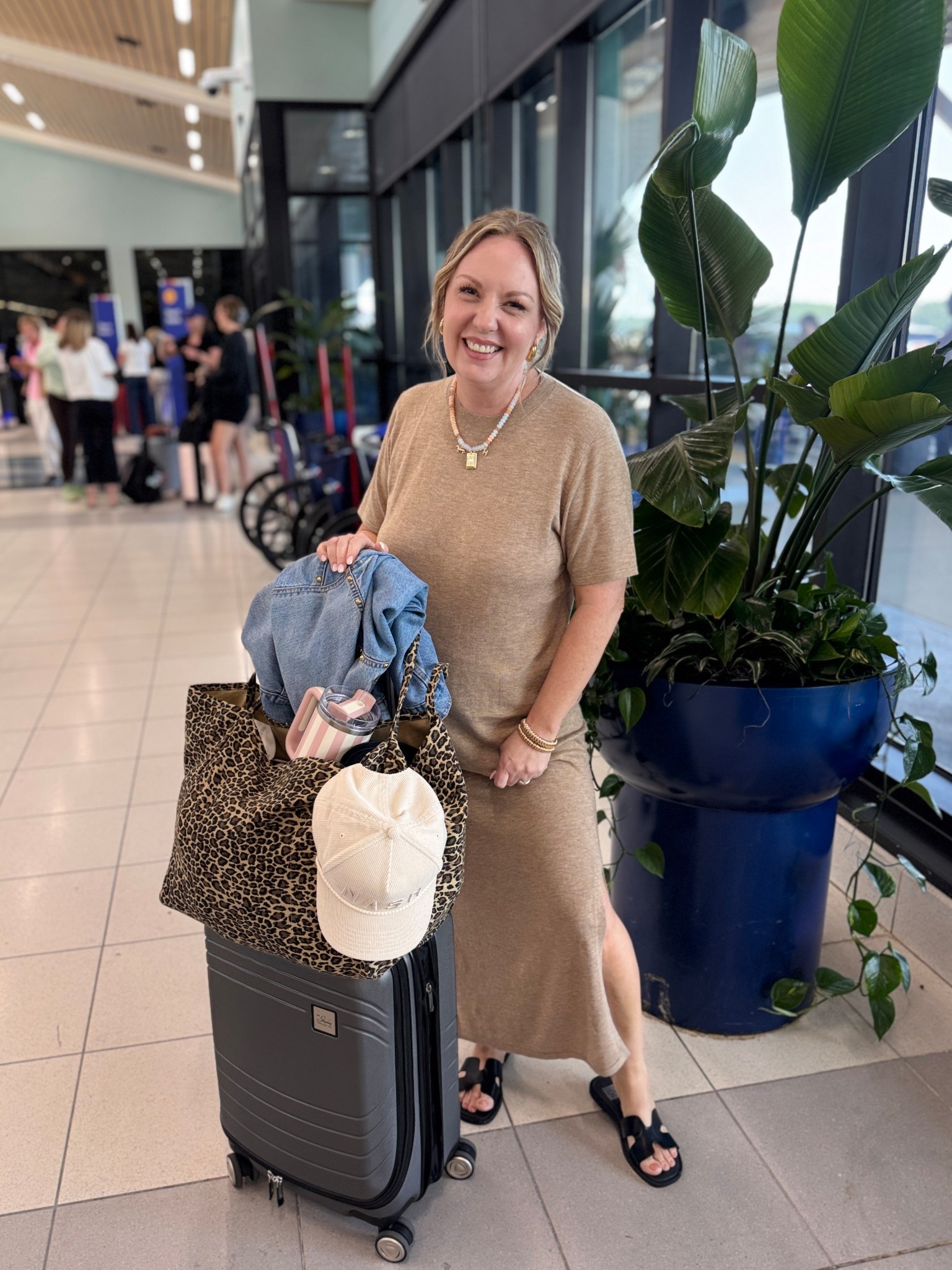 Travel fit that’s super soft, easy to wear, and so comfy. I’m in a large dress  

#LTKSeasonal #LTKTravel #LTKOver40