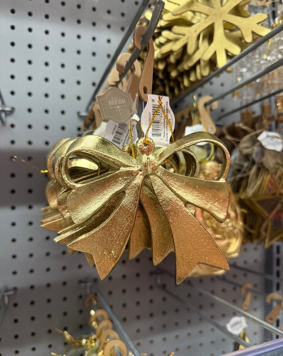 🎀✨ Grab This $2 Gold Bow If You See It!
Whether online or in-store — don’t wait! It gives total Tiffany’s luxe vibes and looks so pretty styled on trees, wreaths, or gifts! 🤍

#LTKHoliday #LTKSeasonal #LTKHome