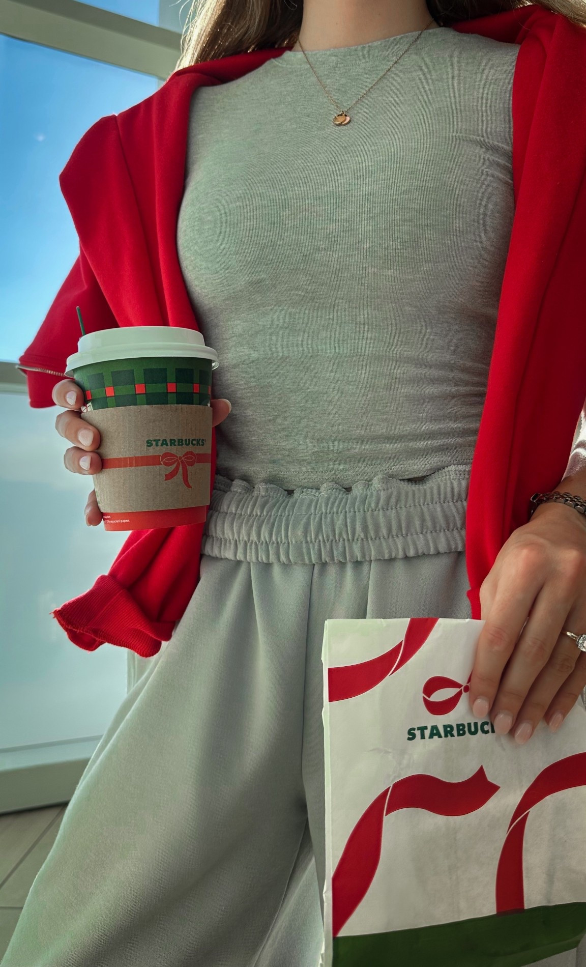 Holiday travel fit! 

#LTKStyleTip #LTKTravel #LTKHoliday