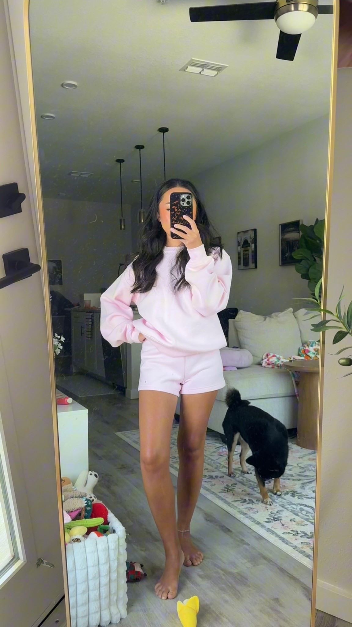 NEW ARITZIA SET 🌸💐🌺🌷 
Villa Pink Collection, it’s so beautiful 😍 
Top: Perfect Crew Sweatshirt in XS
Bottom: Perfect Hi Mini Short in XXS

Size Reference: 5’0 usually 00/XS

Aritzia, matching set, clean girl aesthetic, pink, pink villa, spring outfit, petite girl friendly  