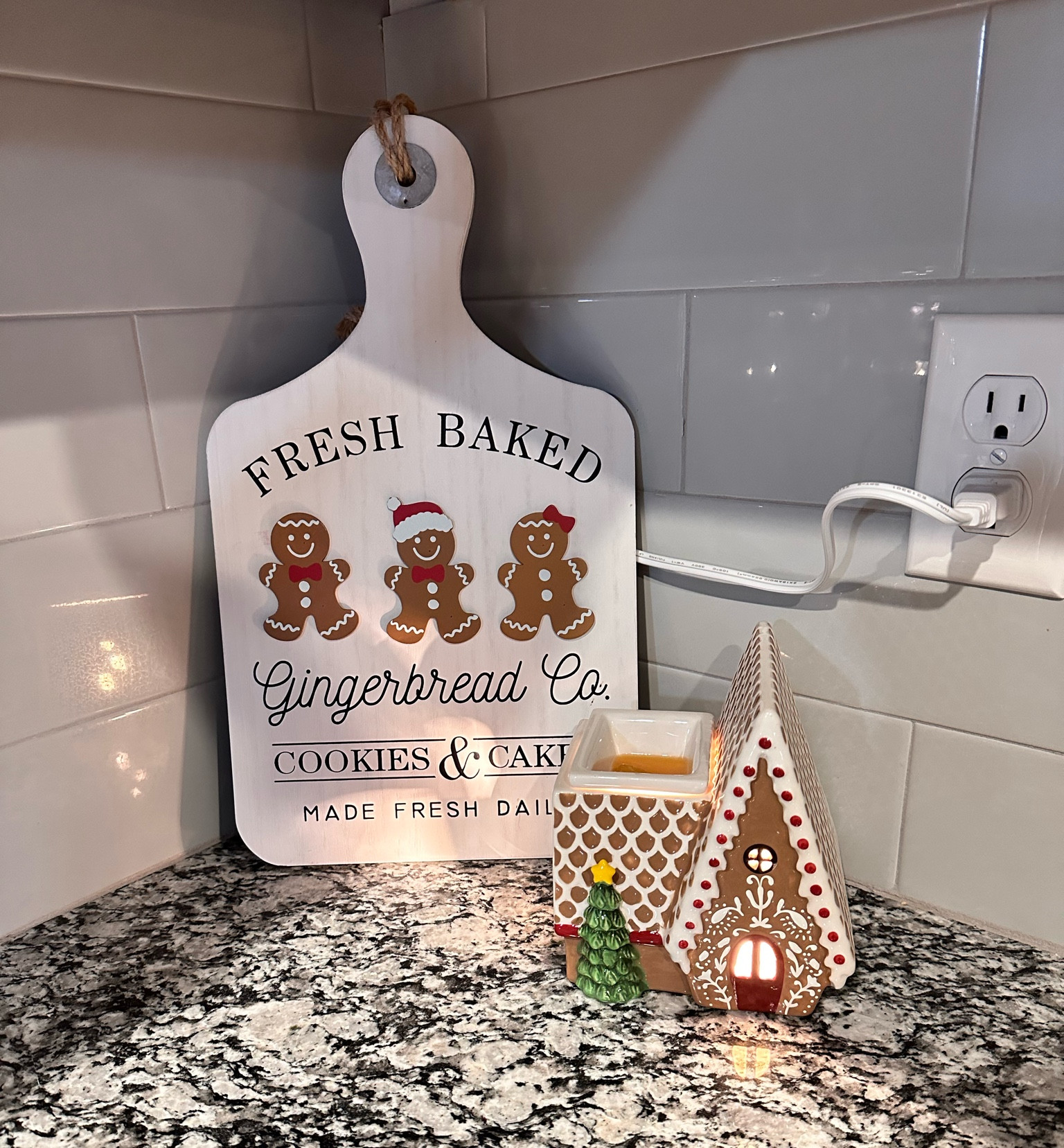 The CUTEST gingerbread wax warmer🎄 

#LTKGiftGuide #LTKhome #LTKHoliday
