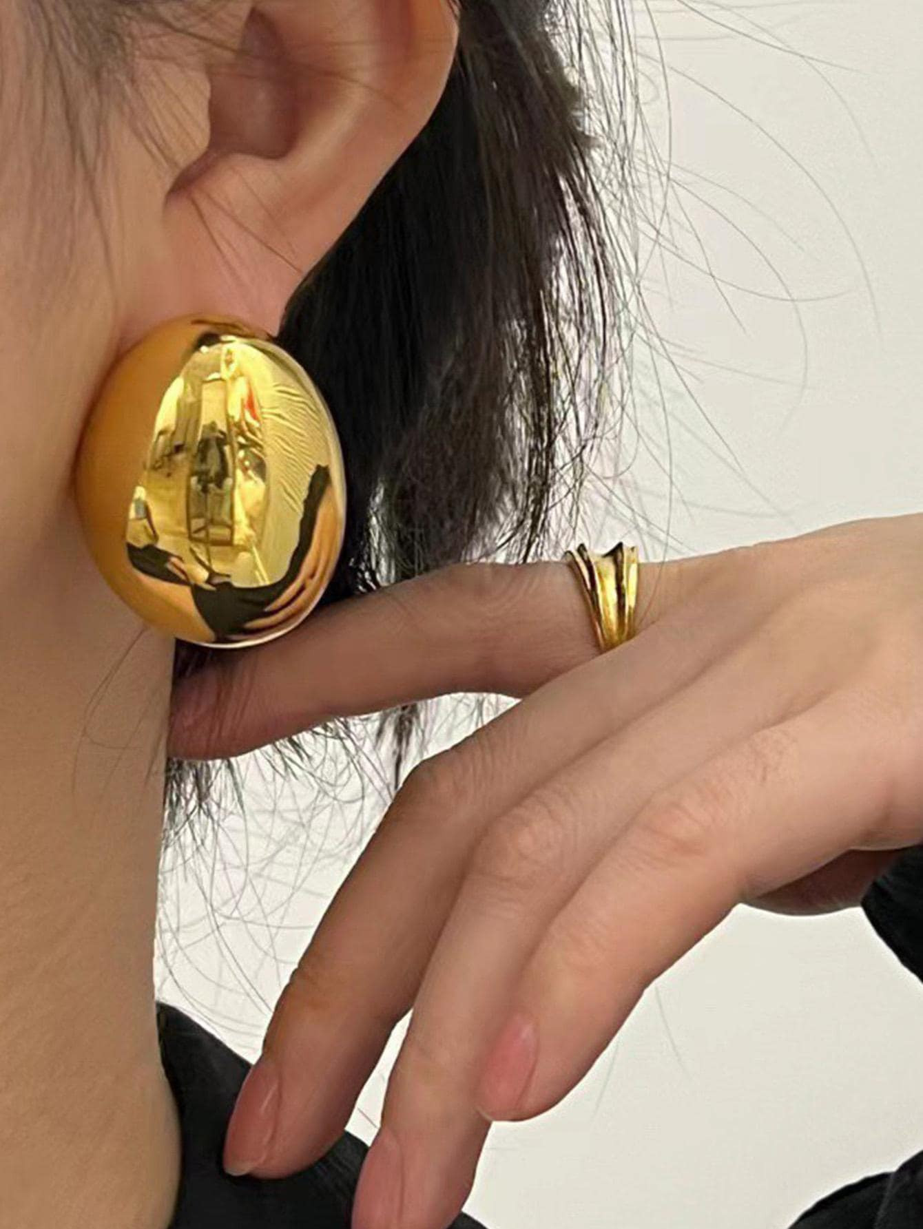 1pair European & American Metal Glossy 3D Minimalist Statement Earrings For Women | SHEIN