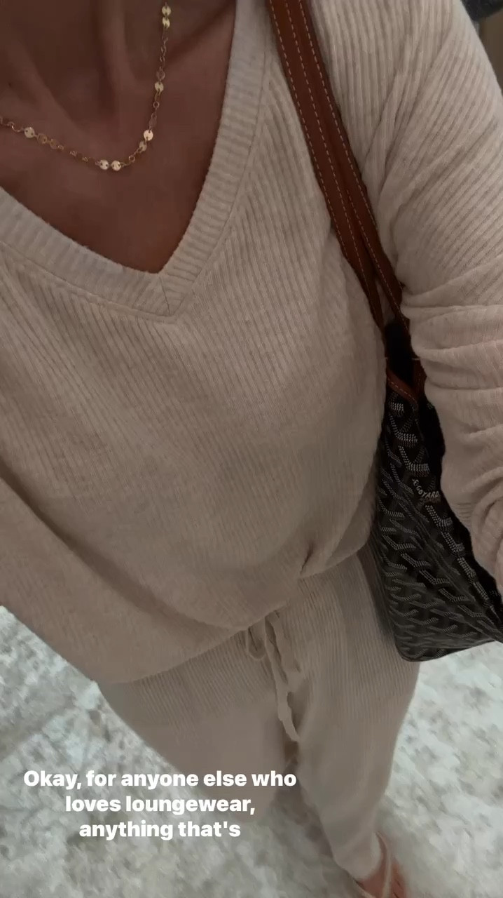 SCHOOL DROP OFF
This loungewear set from Target is so comfy. I'm just shy of 5-7" wearing the size XS bottom and small top StylinByAylin, Aylin

#LTKHoliday #LTKStyleTip #LTKSeasonal