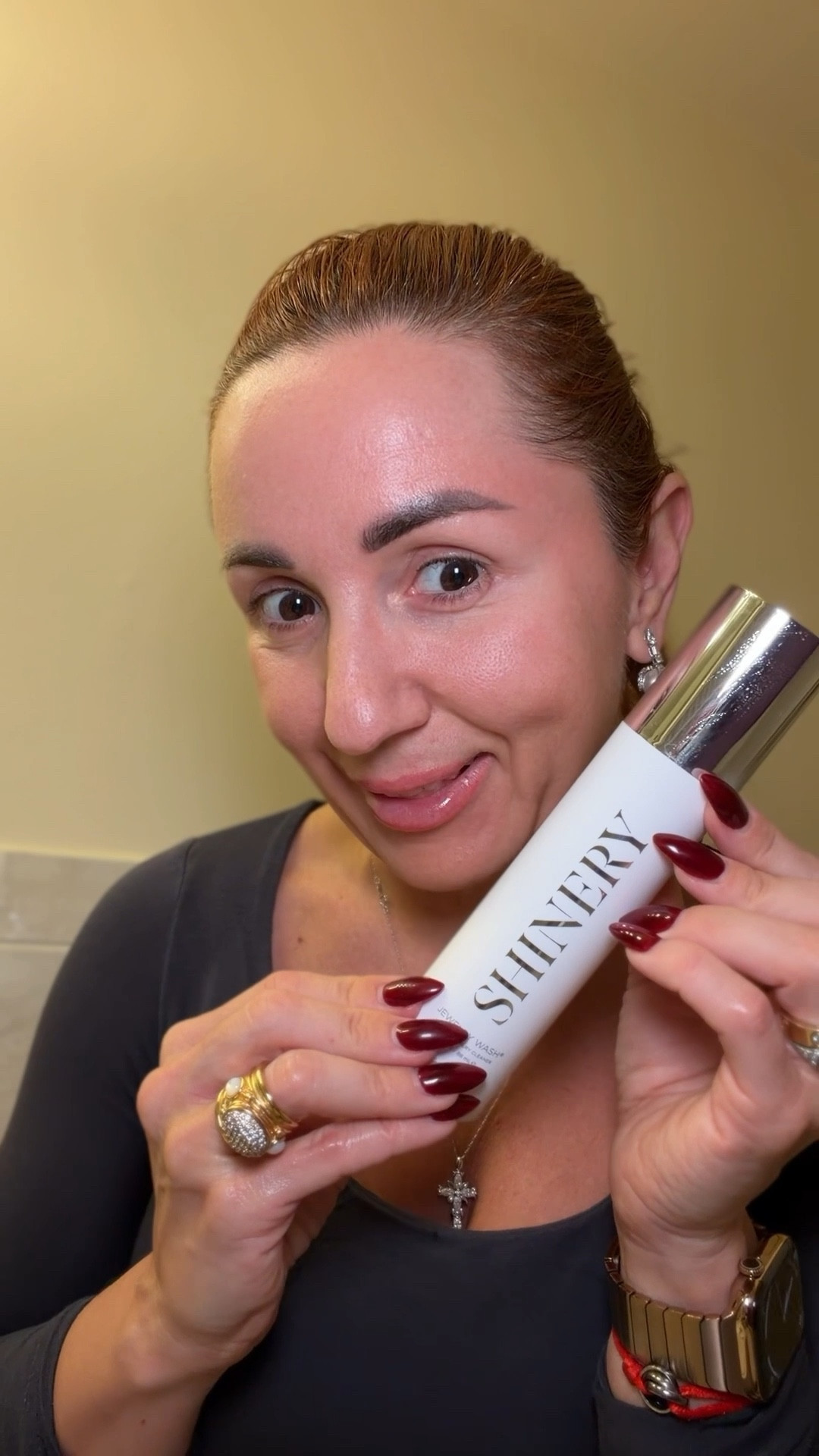 New year, new sparkle ✨
I didn’t realize how dull my everyday jewelry looked until I tried this viral Jewelry Wash® by Shinery.
No soaking. No scrubbing. Just wash your hands — and your jewelry gets clean too.
It’s plant-based, safe for all metals and gemstones, and keeps my rings looking brand new every single day.
This tiny habit completely changed my jewelry care routine 💍

#ad @shinery #jewelrywash #ShineryPartner

#JewelryCare #JewelryCleaning #RingCare #CleanYourJewelry #EverydayLuxury
#CleanGirlRoutine #ThatGirlRoutine #LuxuryRoutine #SelfCareRitual #DailyReset
#GalentinesDayGift #AmazonFinds #NordstromFinds #GiftIdeas #EngagementRing
#40PlusStyle #LuxuryMom #WomenSupportingWomen

jewelry wash
shinery
ring cleaner
jewelry cleaner
engagement ring care
gold jewelry care
silver jewelry care
everyday jewelry
clean girl routine
luxury beauty routine
amazon jewelry finds
nordstrom jewelry
galentines day gift
wedding ring care
self care ritual
daily reset routine
plant based cleaner
viral amazon finds

#LTKselfcare #LTKBeauty #LTKdayinmylife