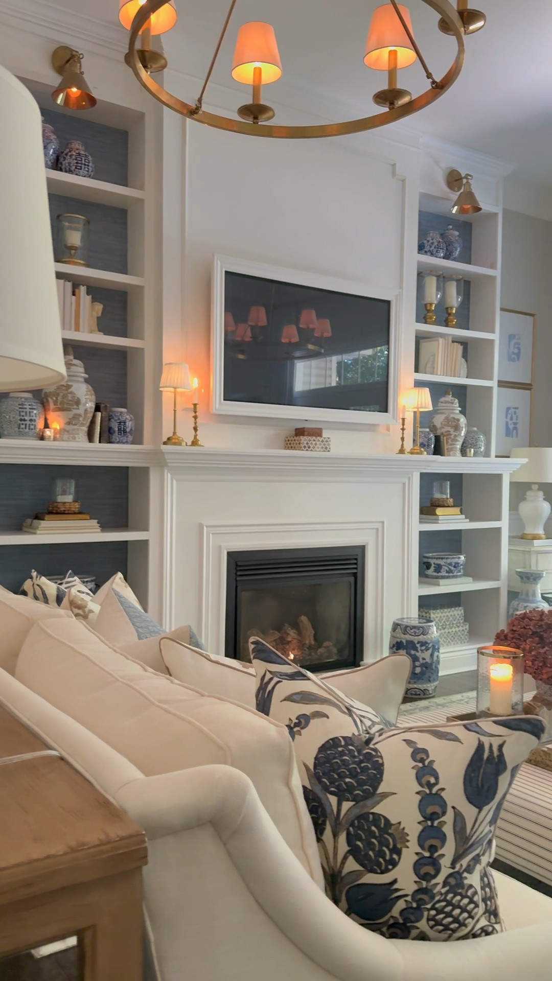 Fall views in our home🤎💚💙

#LTKfall #LTKhome #LTKstyletip