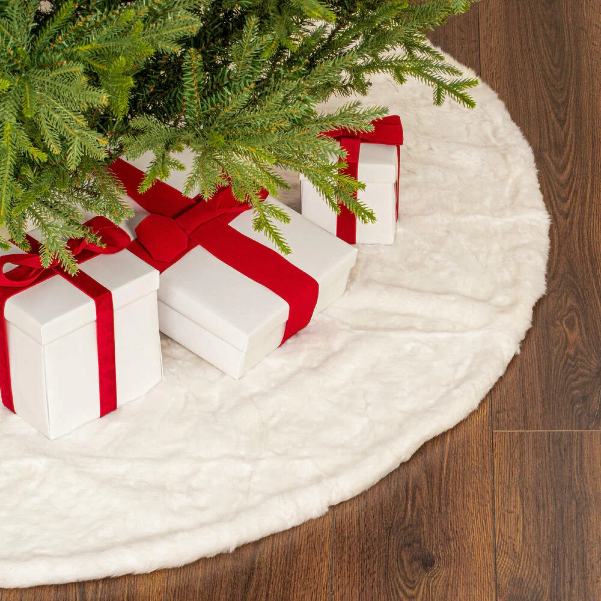 Tree skirt, Christmas tree, Christmas tree skirt, Christmas decorations, fur tree skirtt


#LTKHoliday #LTKHome #LTKSeasonal