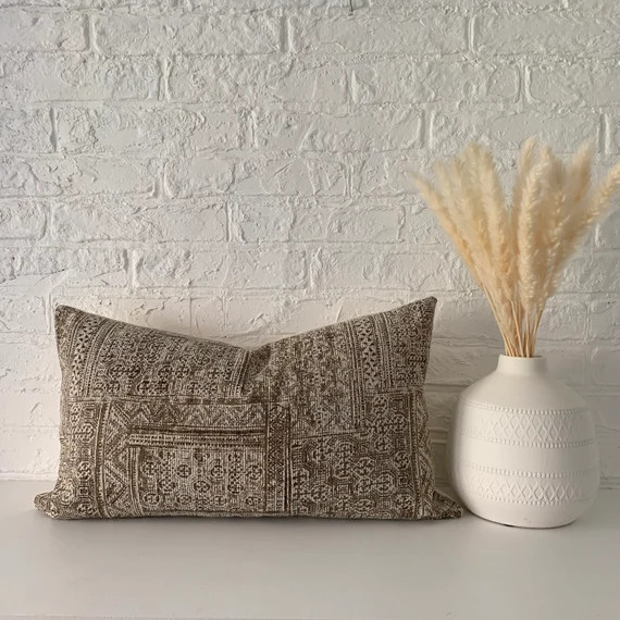 ANATOLIA Lumbar  Vintage Turkish Rug Textile Pillow Cover  | Etsy | Etsy (US)