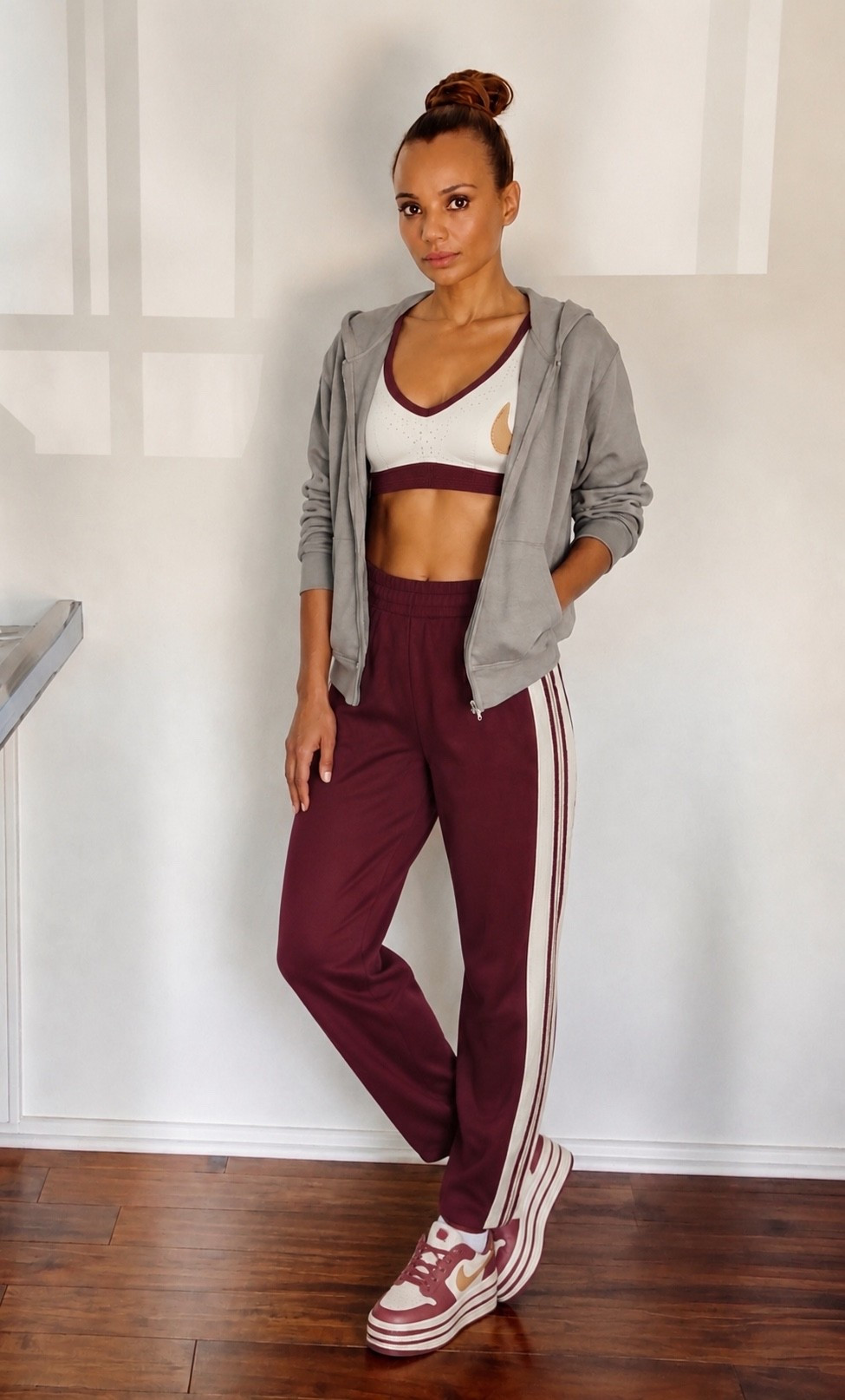 Easy sporty look for everyday 🤍  
These Nike sneakers are the perfect finish to any comfy casual outfit.  

#LTKfit #NikeStyle #Athleisure #SneakerStyle #CasualLook