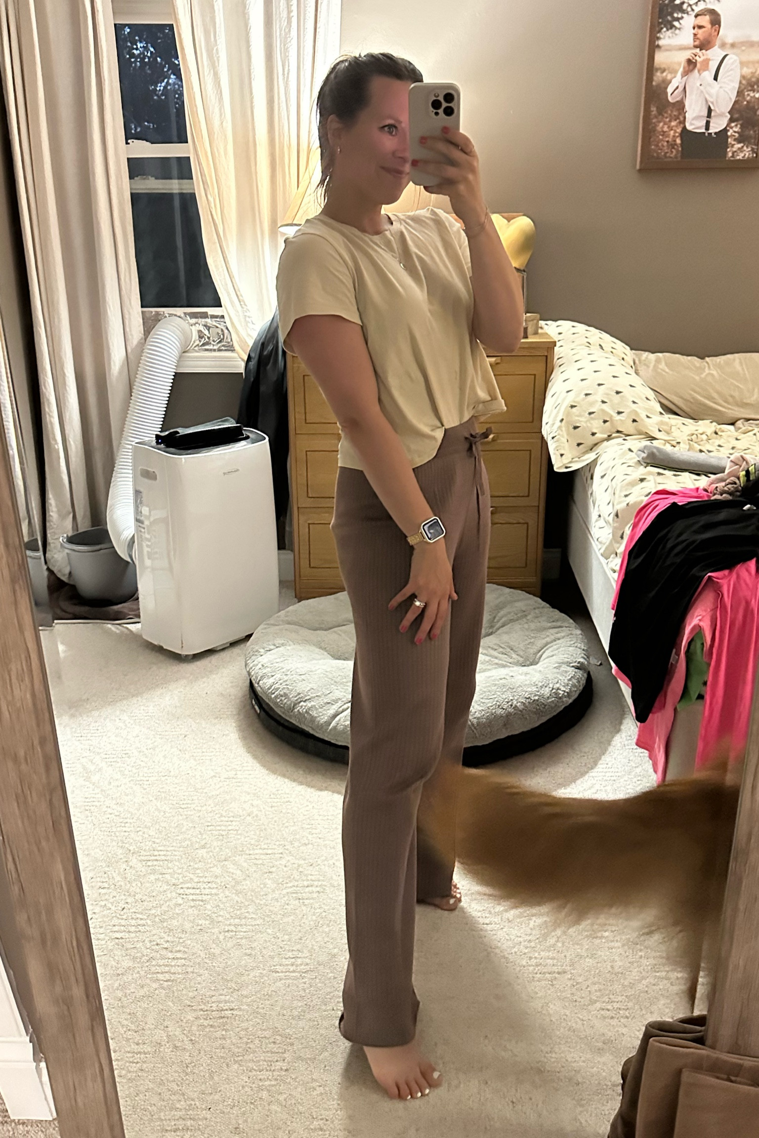 Cozy, comfy, chic ✨

Top: M
Pants: M