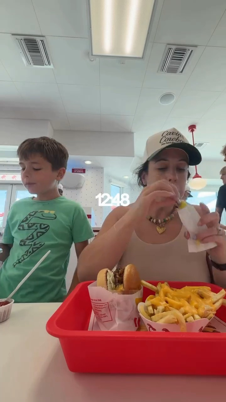 we had a busssssyyyy Wednesday! Took Graham to @_inandoutburger for the first time…he’s a fan 👏🏻 also why did no one tell me about those cute little peppers?! So yummmmy! Hope you’re having a great week ✨

@dibsbeauty @trycreate @colorescience @grunsdaily @peterthomasrothofficial @oikos @brooklinen

#LTKgrwm #LTKvlog #LTKmomlife
