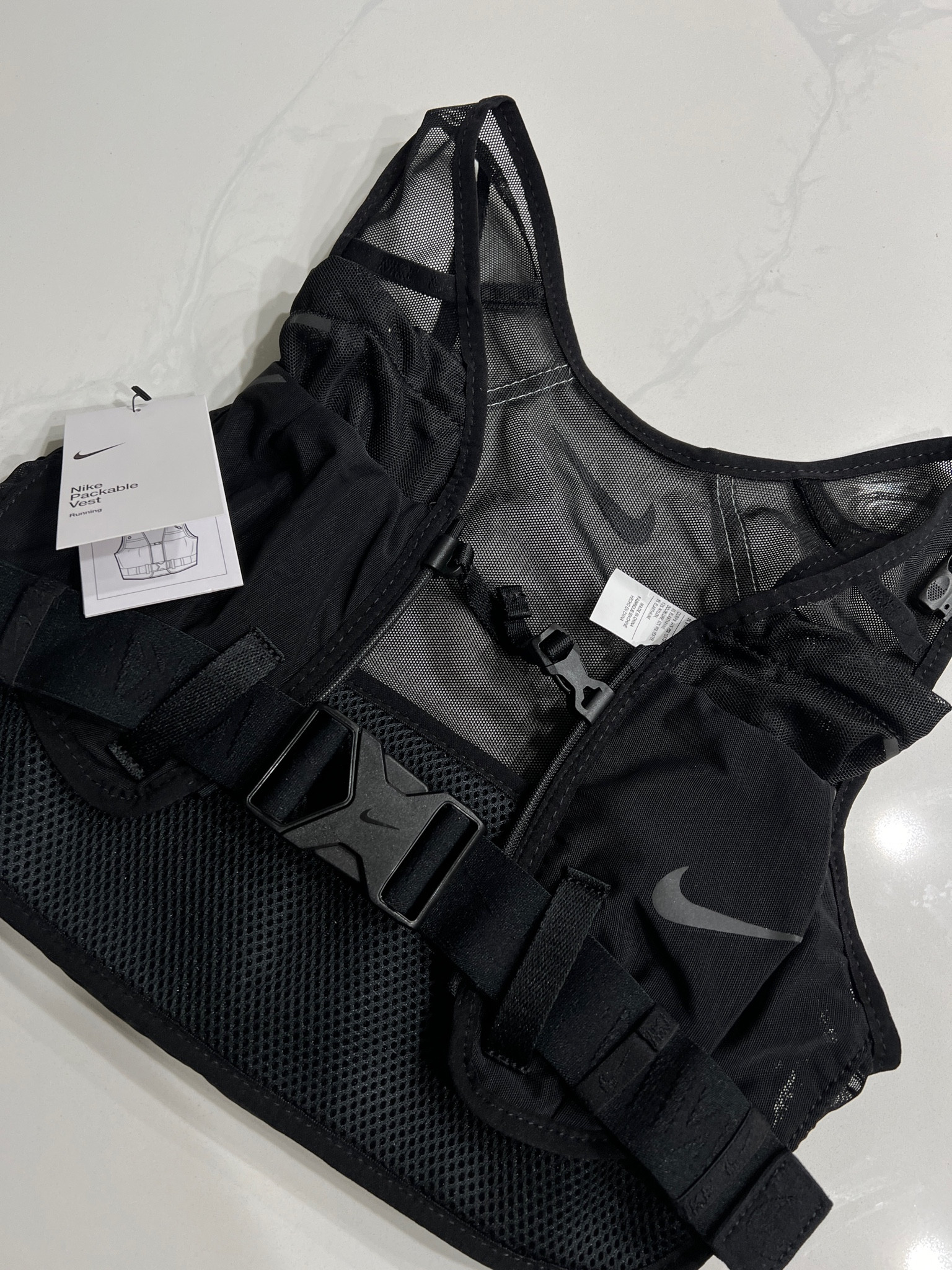 I think I found the BEST running vest🙌🏼 It also converts into a running belt🤯 Perfect gift for a runner🥰

#LTKGiftGuide #LTKHoliday #LTKfitness