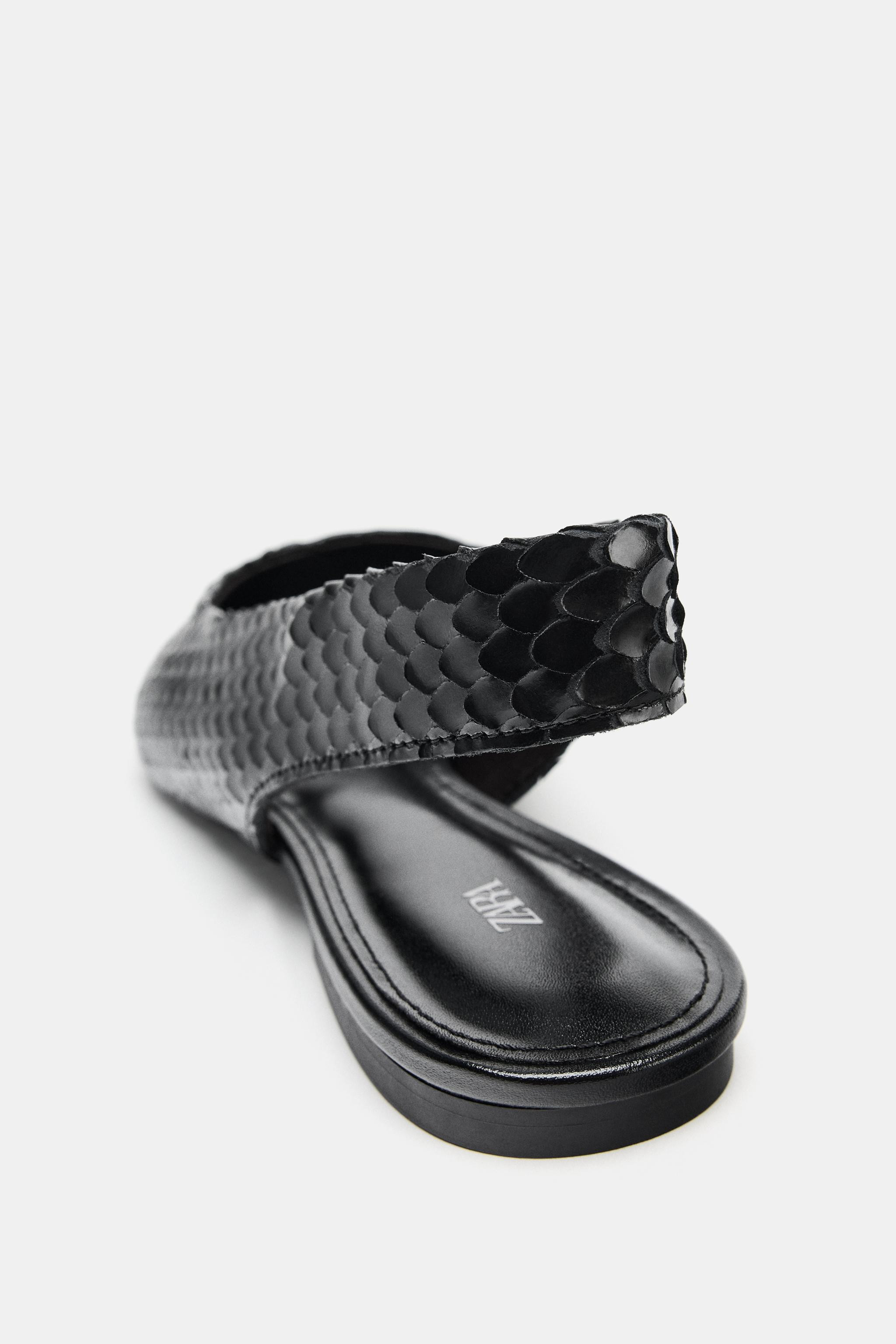 Leather slingback ballet flats. Embossed effect. Round vamp. Wide back strap with elastic at the ... | Zara US