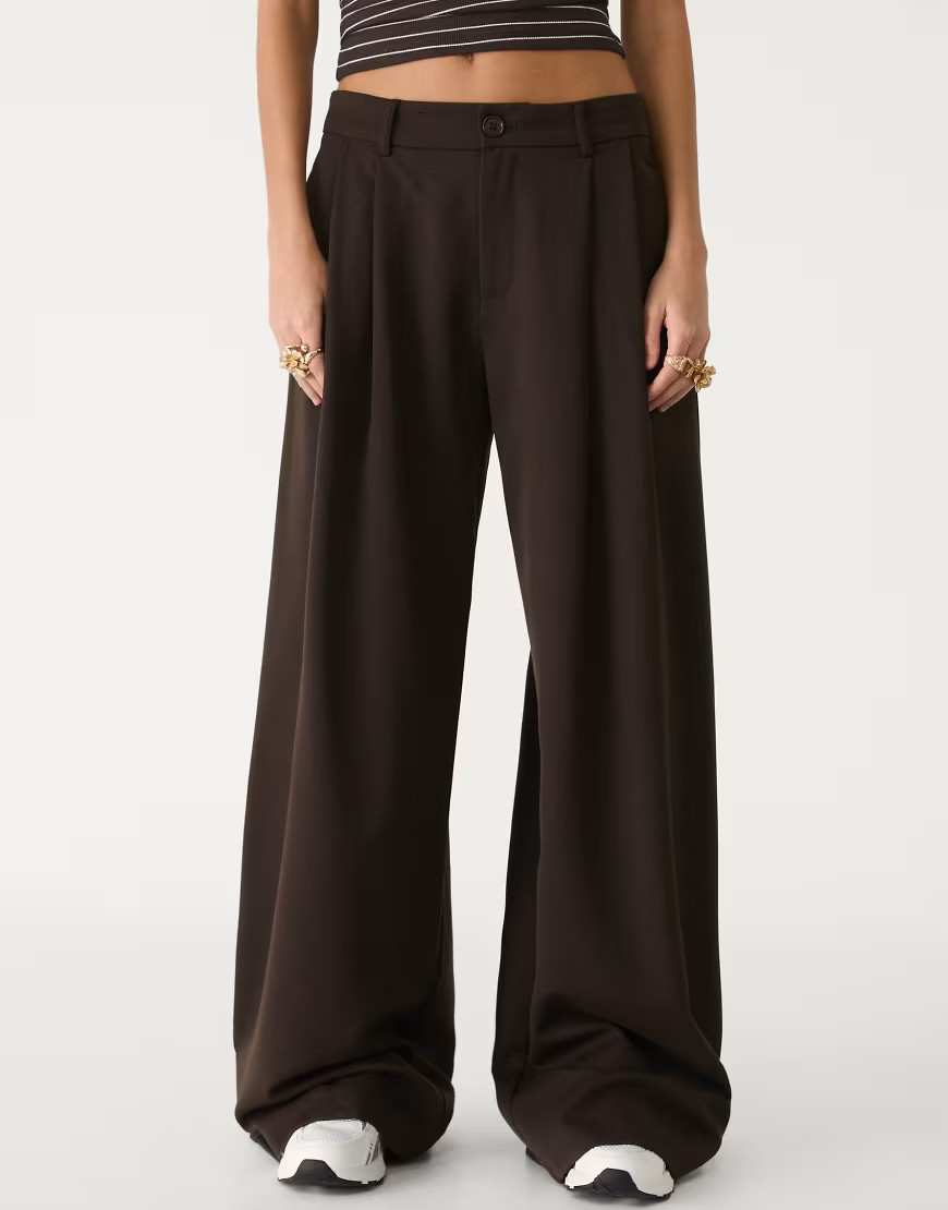 Stradivarius wide leg smart trousers with darts in brown | ASOS (Global)