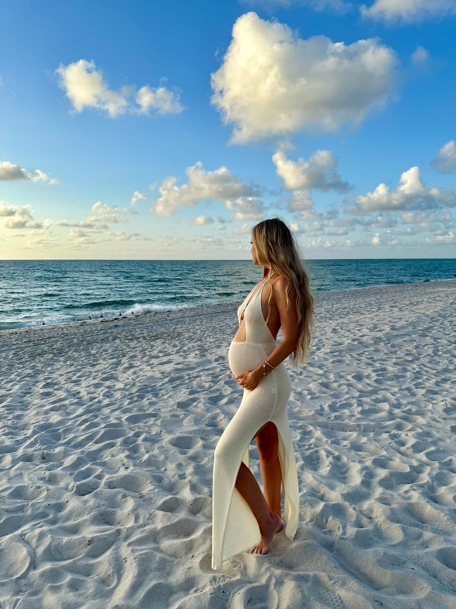 the most flattering beach outfit for bumps ☁️ #stylishmaternityoutfit #maternitystyle #bumpfriendly #pregnant #maternitycoverup #beachcoverup

#LTKBump #LTKTravel #LTKBaby