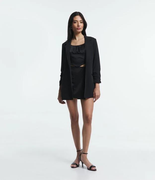 Blazer Longo Alfaiatado em Crepe com Manga Enrugada Preto | Renner (BR)