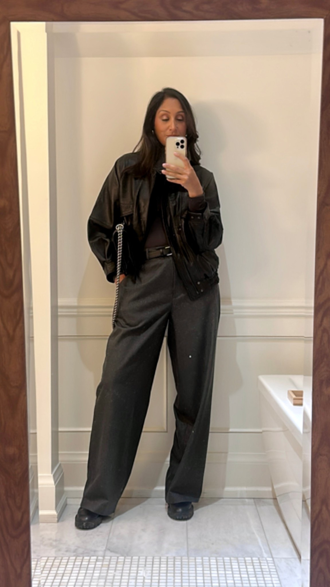 A leather bomber & grey wool pants



#LTKcanada #LTKmodest #LTKwinter