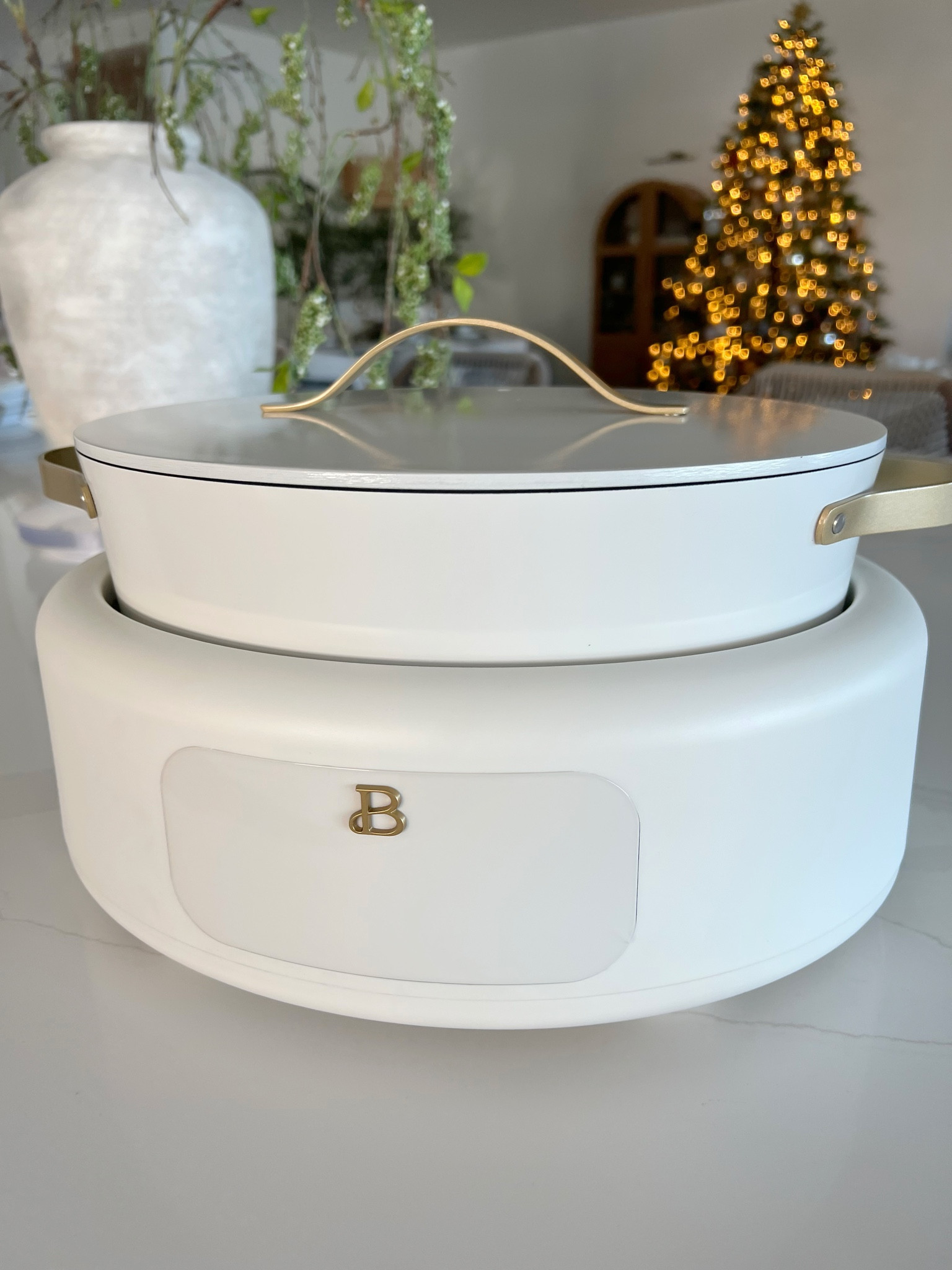 How is this multi cooker? It’s a 10-in-1! 

Replaced 10 cooking essentials

Sauté pan 
skillet 
slow cooker 
stock pot 
Braiser  
steamer 
Dutch oven 
rice cooker
serving dish
warming tray 


Kitchen appliances, small appliances, kitchen, kitchen decor, beautiful by Drew Barrymore 


#walmart #walmarthome 

#LTKHome