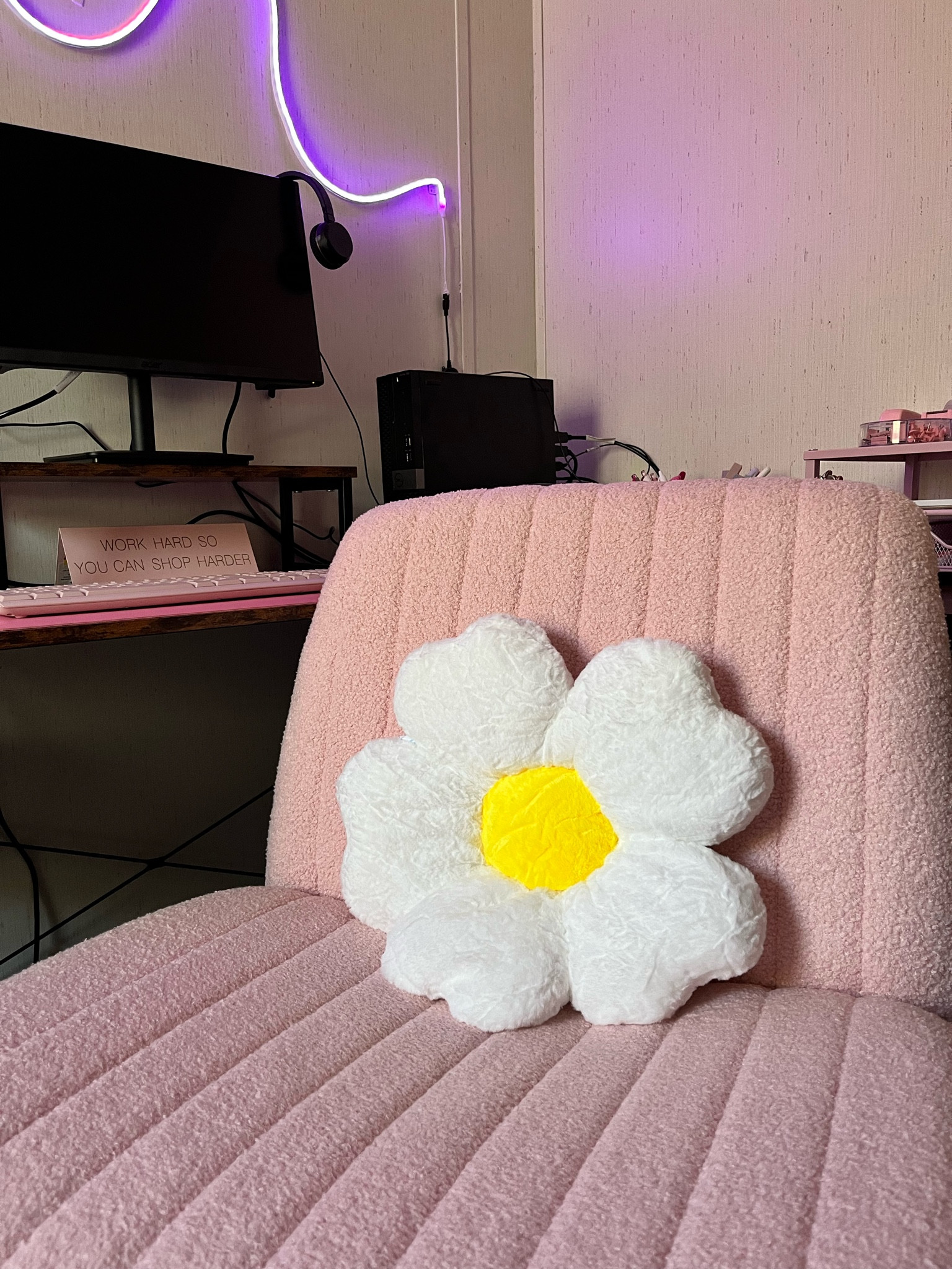 cozy desk chair 🌸 #wfh #homeoffice

#LTKHome