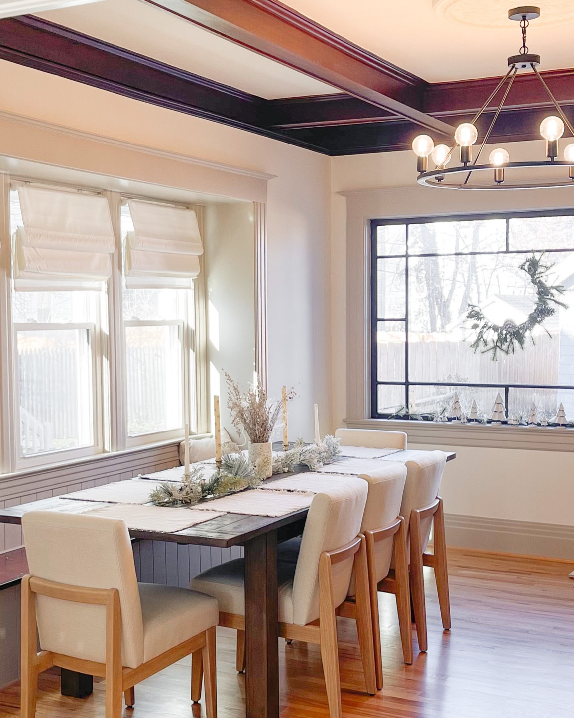 Winter holiday dining room decor 

#LTKSeasonal #LTKhome #LTKHoliday