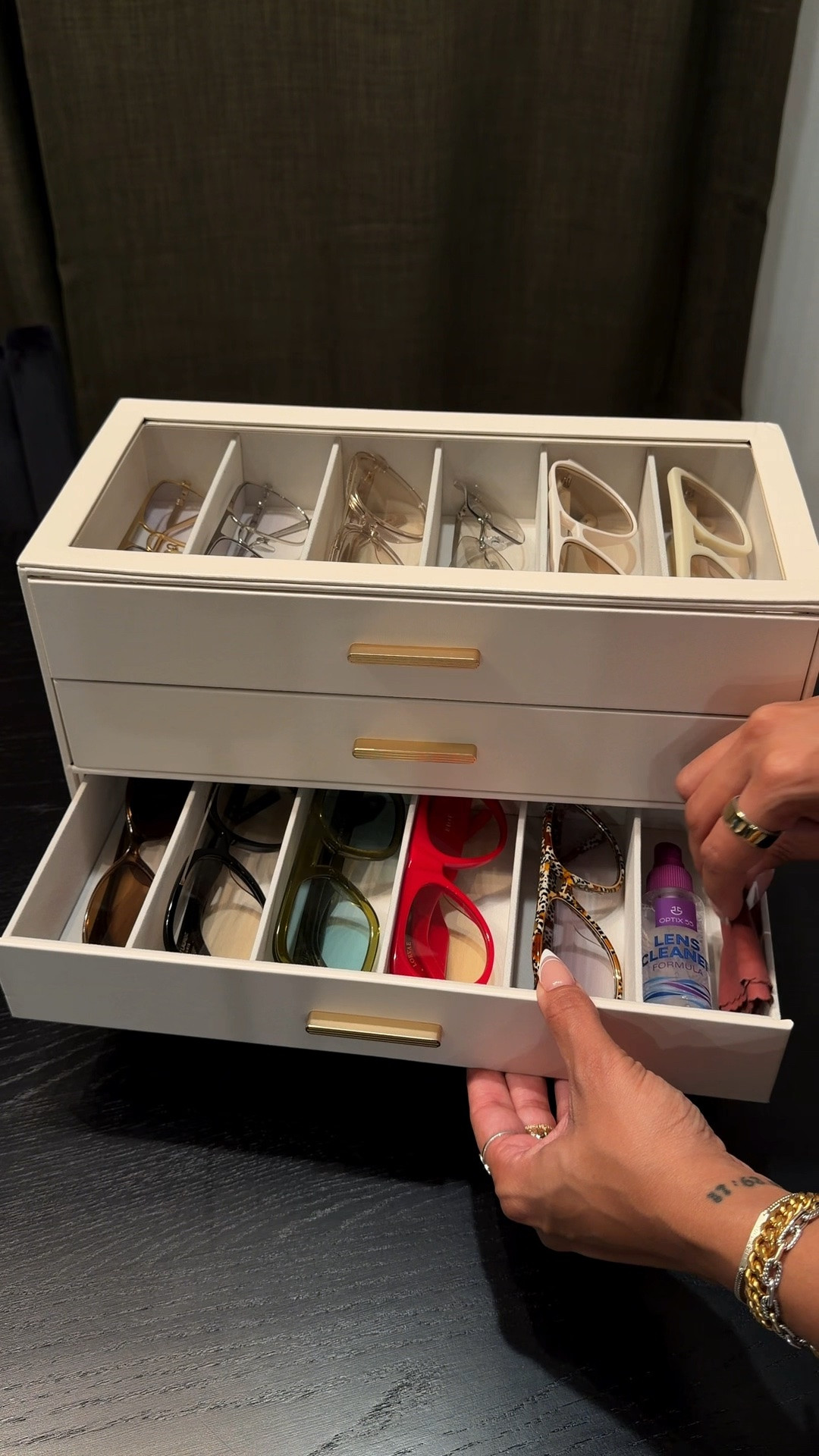 Upgrading my sunglasses storage case🥰

#LTKHome #LTKdayinmylife #LTKmomlife