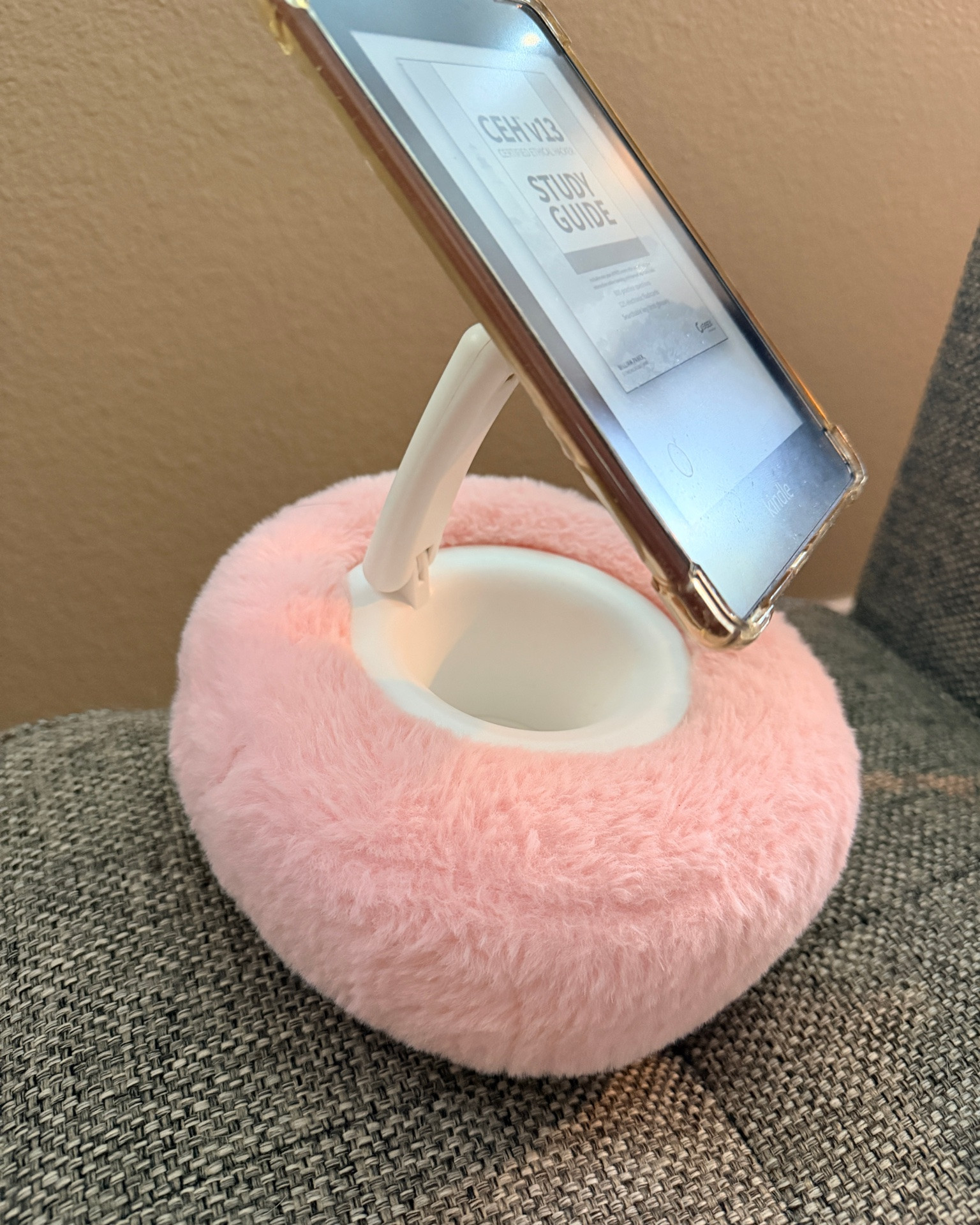When I’m feeling lazy, this is how I like to hold my Kindle.

#LTKdayinmylife #LTKselfcare