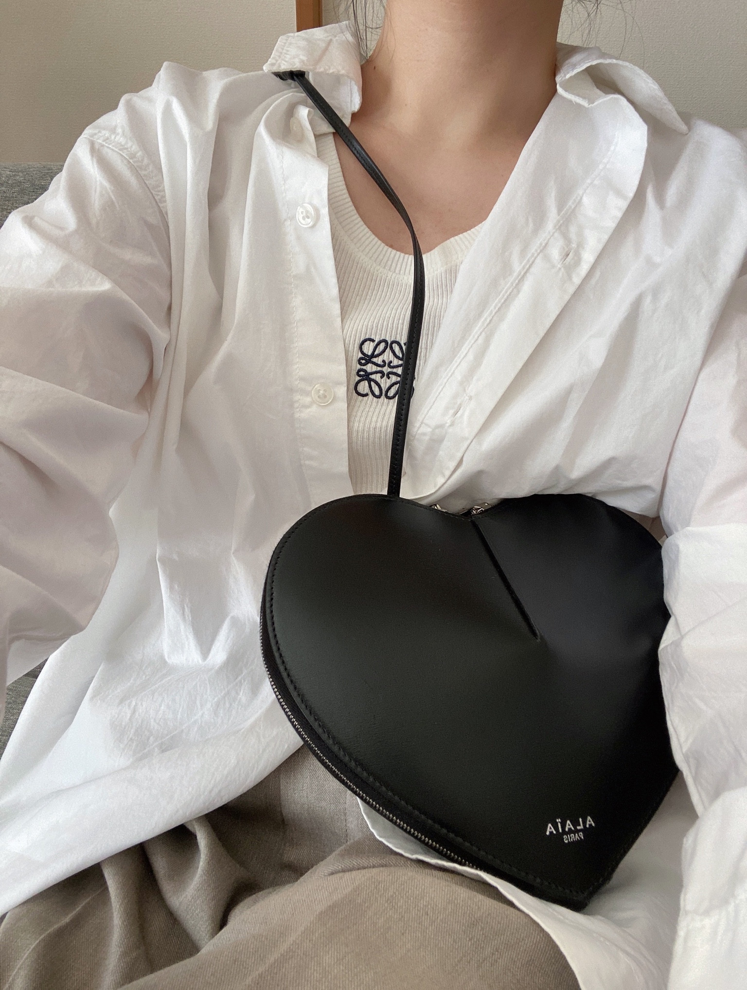 White shirt outfit 🖤


#minimalstyle #minimalfashion #whiteshirt #shirt #styleblogger #styleinspiration #styleinspo #fashiongram #ootd #ootdfashion #alaia #loewe #미니멀룩 #오오티디 #오오티디룩 #오늘뭐입지 #화이트셔츠 #가을데일리룩 #데일리룩 #알라이아 #로에베 #今日のコーデ #コーデ #ミニマル #アライア #ロエベ #シャツコーデ #シャツ 

#LTKitbag #LTKstyletip #LTKSeasonal