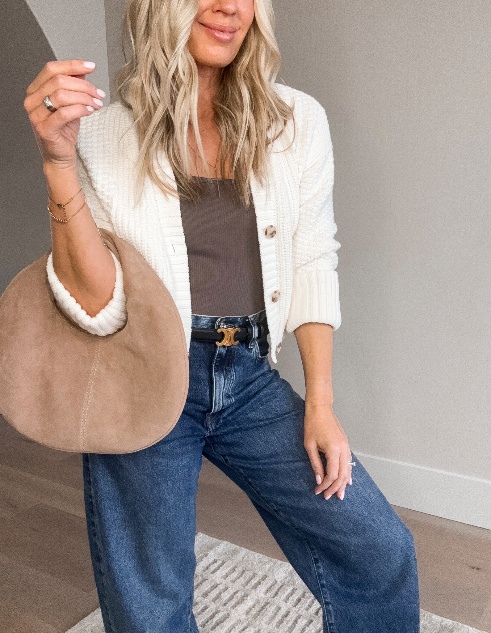 Top-rated Abercrombie cardigan 
Skims lookalike bodysuit from Amazon 
Wide leg bubble jeans 
Suede hobo bag 


#LTKootd #LTKFindsUnder100 #LTKgrwm