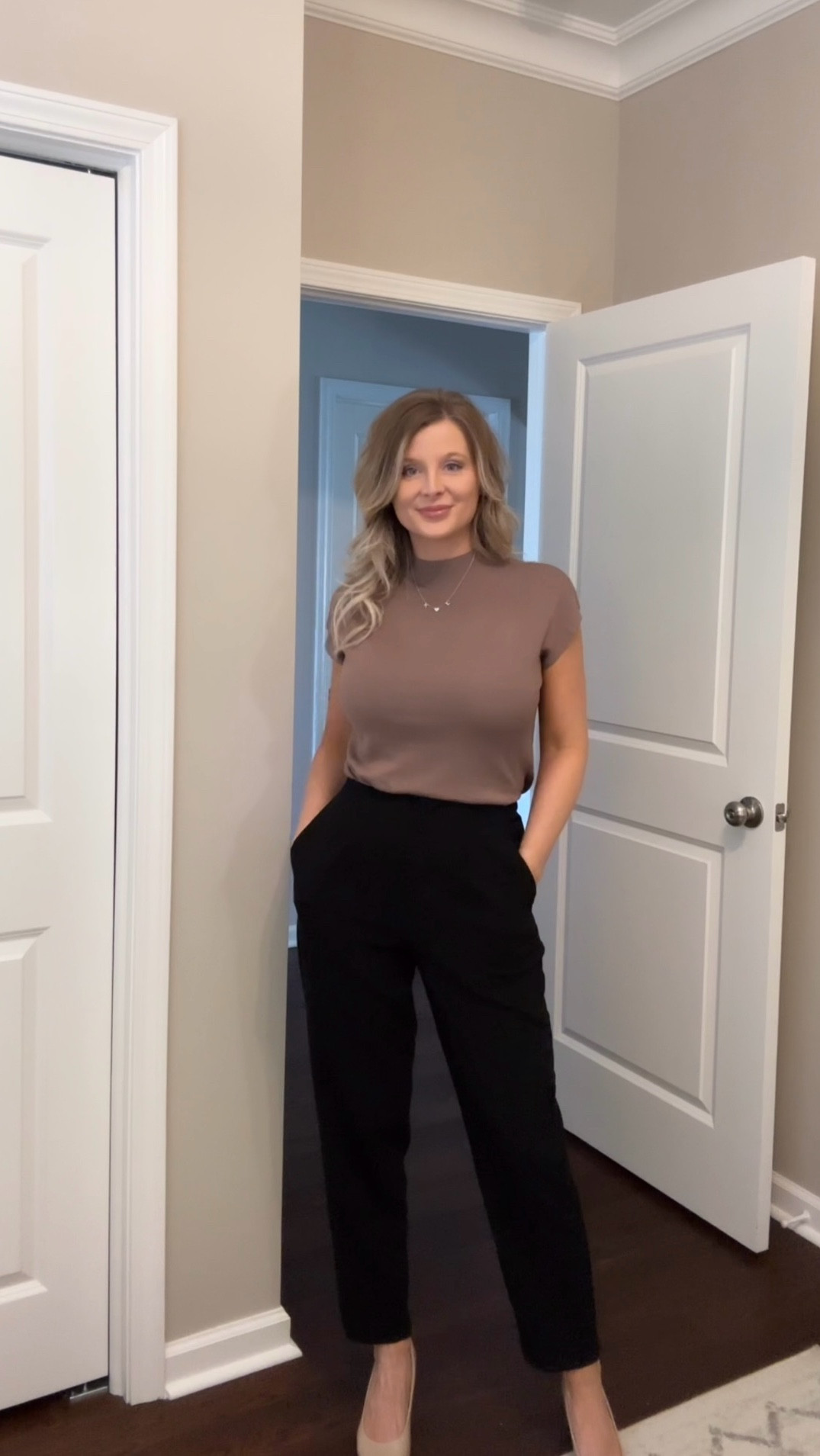 Workwear that actually works after work 👌
This fitted short-sleeve work top is polished enough for the office but easy to dress down with jeans or casual pants. I love pieces like this that don’t feel stiff, uncomfortable, or one-note — just clean, versatile, and wearable in real life.

Styled here for both work and casual, because if I’m buying it, I want to wear it more than one way.

Linked here ⬇️

⸻



workwear top, business casual top, office outfit ideas, work to weekend outfit, versatile work top, short sleeve work top, fitted work top, neutral work outfit, elevated basics, capsule wardrobe workwear, minimalist work outfit, everyday work outfit, casual workwear, office basics, classic work outfit, amazon work wear workwear, Amazon blouse, Amazon fashion 