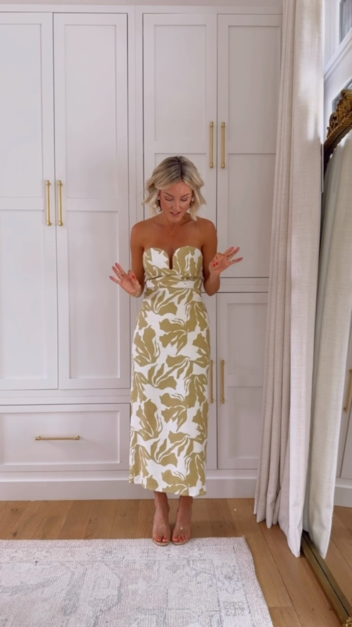 This would be so great for a summer wedding at the beach! Love how it has the wiring at the top to give it a better hold. Wearing XS. @Tuckernuck #tuckernuckpartner

Loverly Grey, Tuckernuck, summer wedding guest dress, summer event dress

#LTKWedding #LTKootd #LTKSeasonal