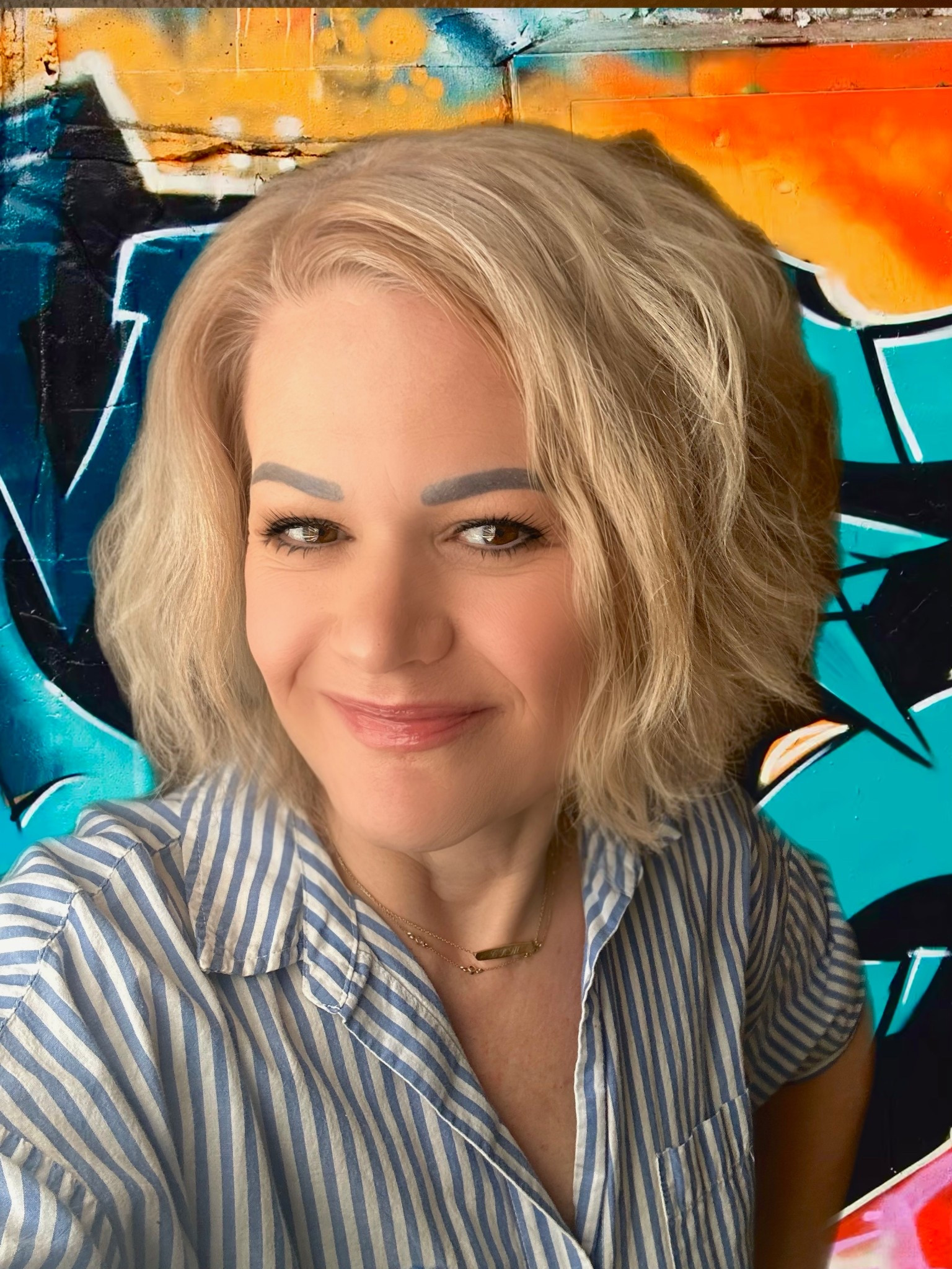 Living my best life means adding lots of fun color! It brings me so much joy! What brings you joy? What puts a smile on your face?

I love sharing things that have worked for me, things that I think you’ll love trying yourself…things that will help YOU live your best life, looking and feeling amazing. This week, I’m loading my LTK with some of my favorites. Follow me there and check everything out! #livingmybestlife #happiness #wearingcolor

#LTKBeauty #LTKdayinmylife #LTKselfcare