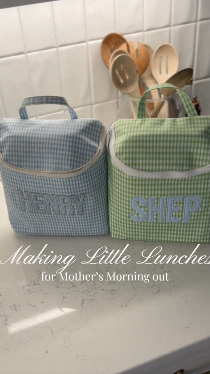 My boys are THE pickiest eaters, but half way through the preschool year I think we’ve finally found our groove!! My kids are obsessed with the @traderjoes crustless pb&j sandwiches! The fruit sections in their lunchbox are always empty at the end of the day, and string cheese is a new fave for both of the boys. I wish I could work in a veggie, but for right now this is working for us and I’m so happy that they’re enjoying their lunch!🤍🤍

#lunchbox #preschool #toddlerfood #schoolfood #easykidsmeals
@trvldesign @bentgo