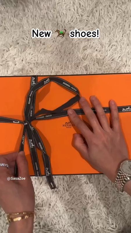 Hermes unboxingg

#LTKshoecrush #LTKMostLoved #LTKGiftGuide