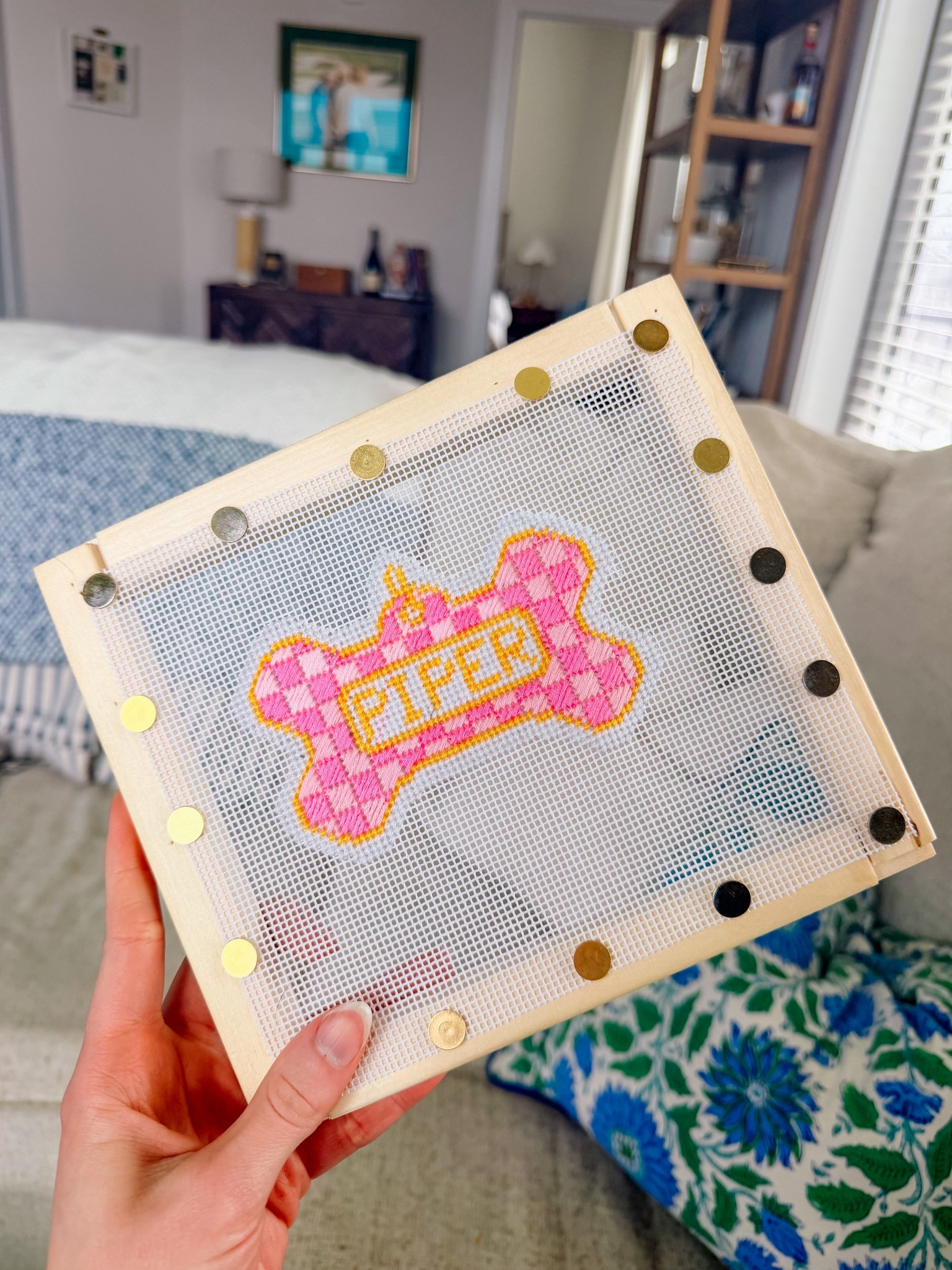 To say I’m obsessed….SERIOUS understatement. This is the CUTEST project from magnolia needlepoint!!! I can’t wait to finish this into an ornament !! 🐾🤍