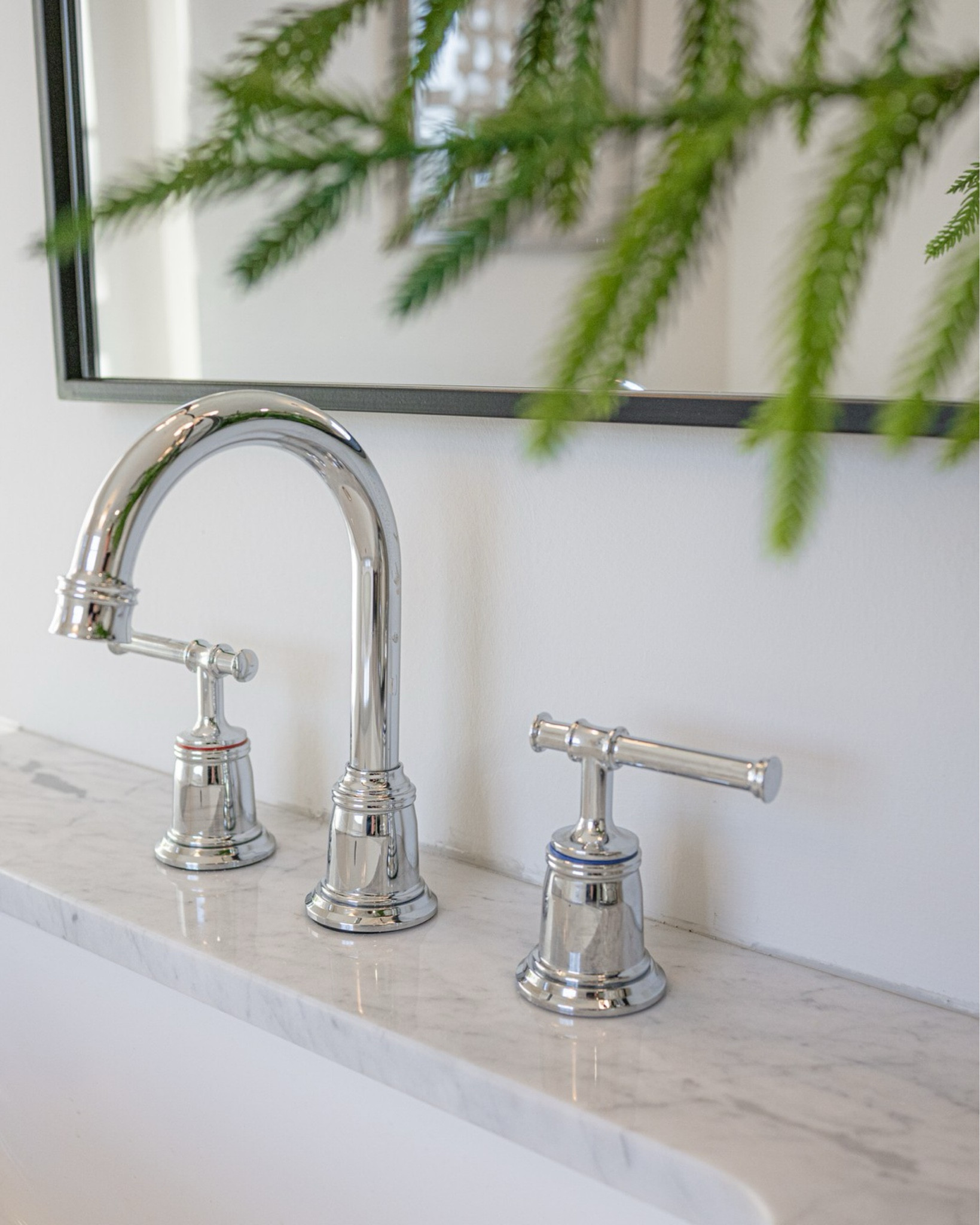 A shiny chrome faucet for the win -always sparkling and easy to clean! Love the details on this one!

The one I used is currently a great price point - I also shared some other great options!


#bathroomdesign
#bathroomfaucet

#LTKHome