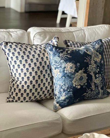 I love these decorative pillow covers for Spring and Summer decor.

Changing out throw pillows is such a great and easy way to change up seasonal decor.

You can make a big impact with fairly little effort. 

I like to change my throw pillows for spring, summer, fall and holiday. 



#decorativepillows #throwpillows #homedecor #pillowcovers 

#LTKSeasonal #LTKfindsunder50 #LTKhome