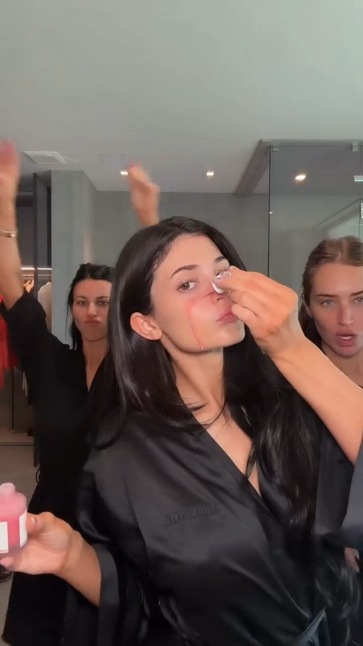 Kylie Jenner's Coachella festival skin prep must have beauty collagen gel mask, peptide serum and age booster pro skin care device ￼

#LTKBeauty #LTKgrwm #LTKMothersDay