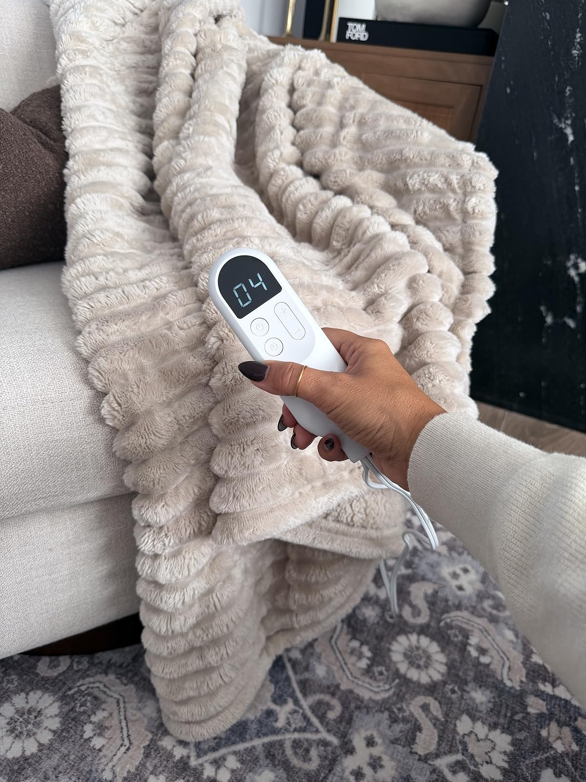 Cozy up this season with this heated blanket from Amazon. Heated blanket with timer. #cozyhome #heatedblanket | Amazon (US)