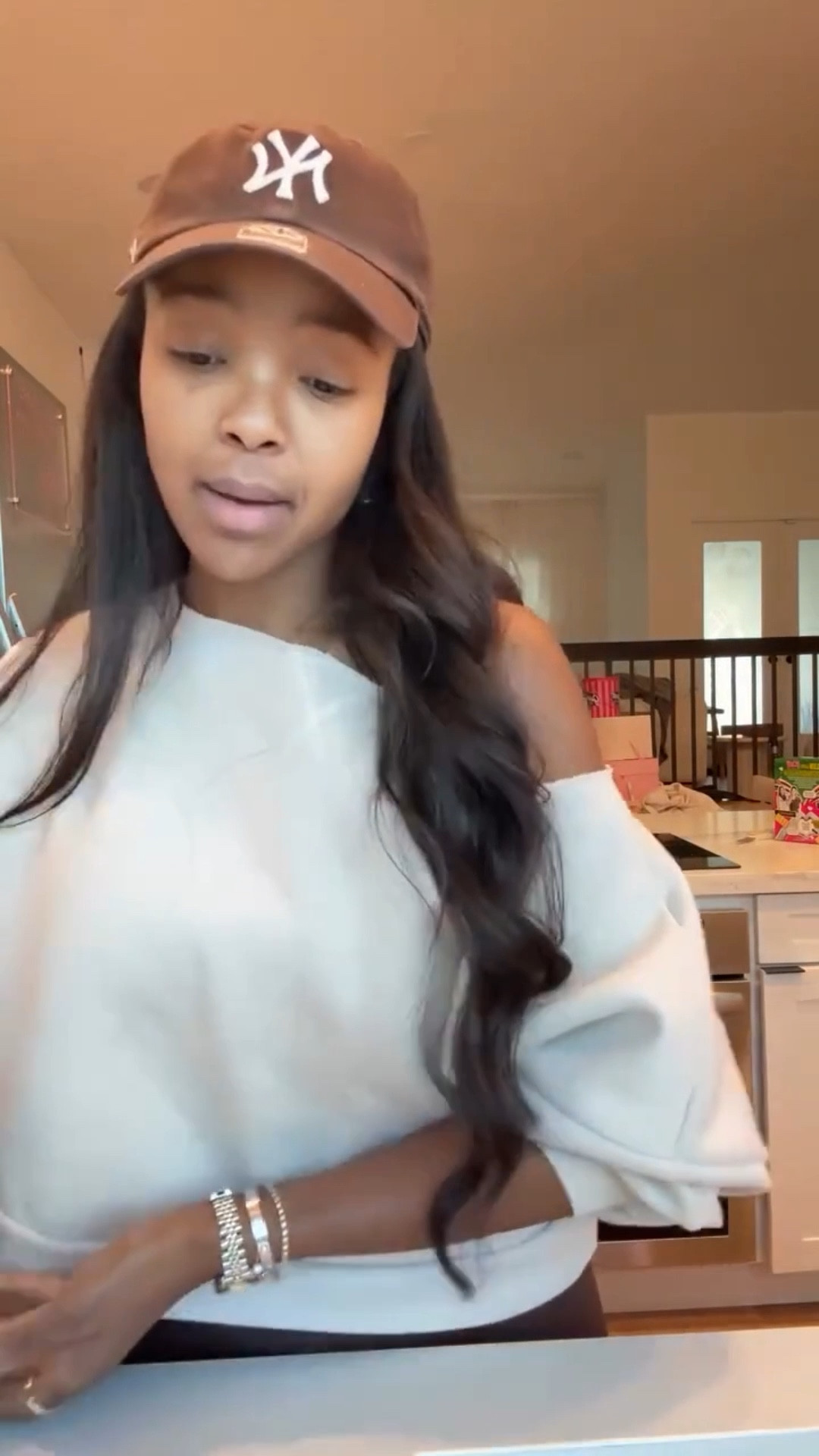 Casual but put-together — the kind of outfit that works for real life, not just content days. Relaxed layers, clean lines, and an easy silhouette that still feels polished. This is one of those looks you’ll reach for constantly because it’s comfortable without looking sloppy.

Perfect for errands, school drop-offs, travel days, coffee runs, and casual weekends.

📏 Sizing:
Top: Small  
Bottoms: Small  
Height: 5’4”  
Weight: 138 lbs  
Bust: 34D  
Waist: 27”  
Hips: 40”

This is a great example of an everyday capsule piece combo — easy to rewear, easy to mix, and the cost per wear drops fast when you style pieces like this on repeat.

Favorite to revisit later if you’re building a casual wardrobe with pieces that actually get worn.

Follow me on Instagram and YouTube @kirasfashionfinds