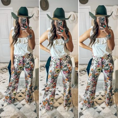 If you love Western fashion then you need these floral wrangler flare denim jeans for spring and summer! Perfect if you love Lainey Wilson outfit ideas, country music concert outfits,  cowgirl aesthetic outfits, music festival outfits, or cowboy hat outfit.
5/7

#LTKSeasonal #LTKFestival #LTKstyletip