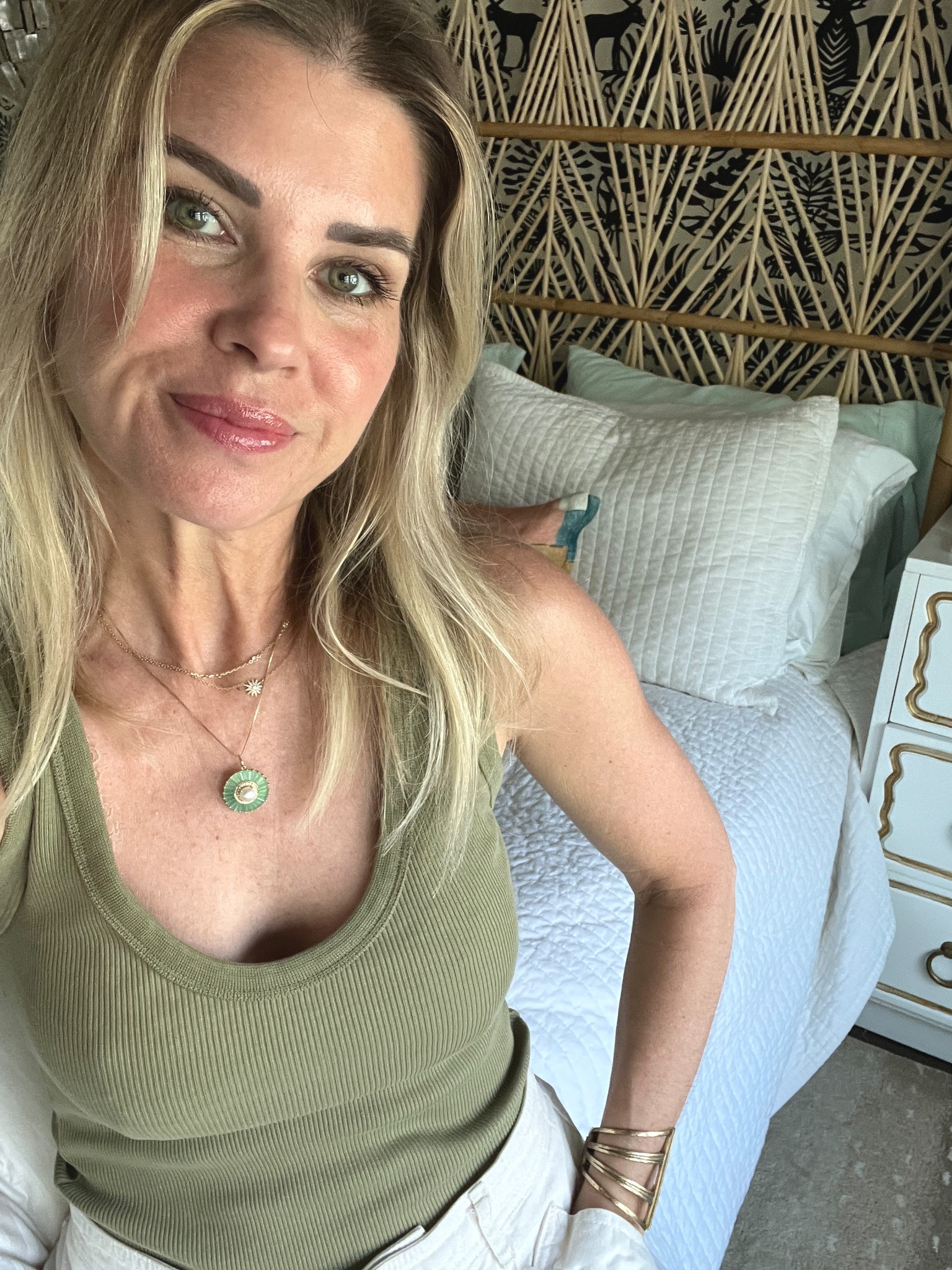 Just when I thought my perfect tank from the past 4 years couldn’t get better I find a scoop neck 😍. 
Now I have two “go-to’s" 🙌🏻

#LTKStyleTip #LTKFindsUnder50 #LTKPetite