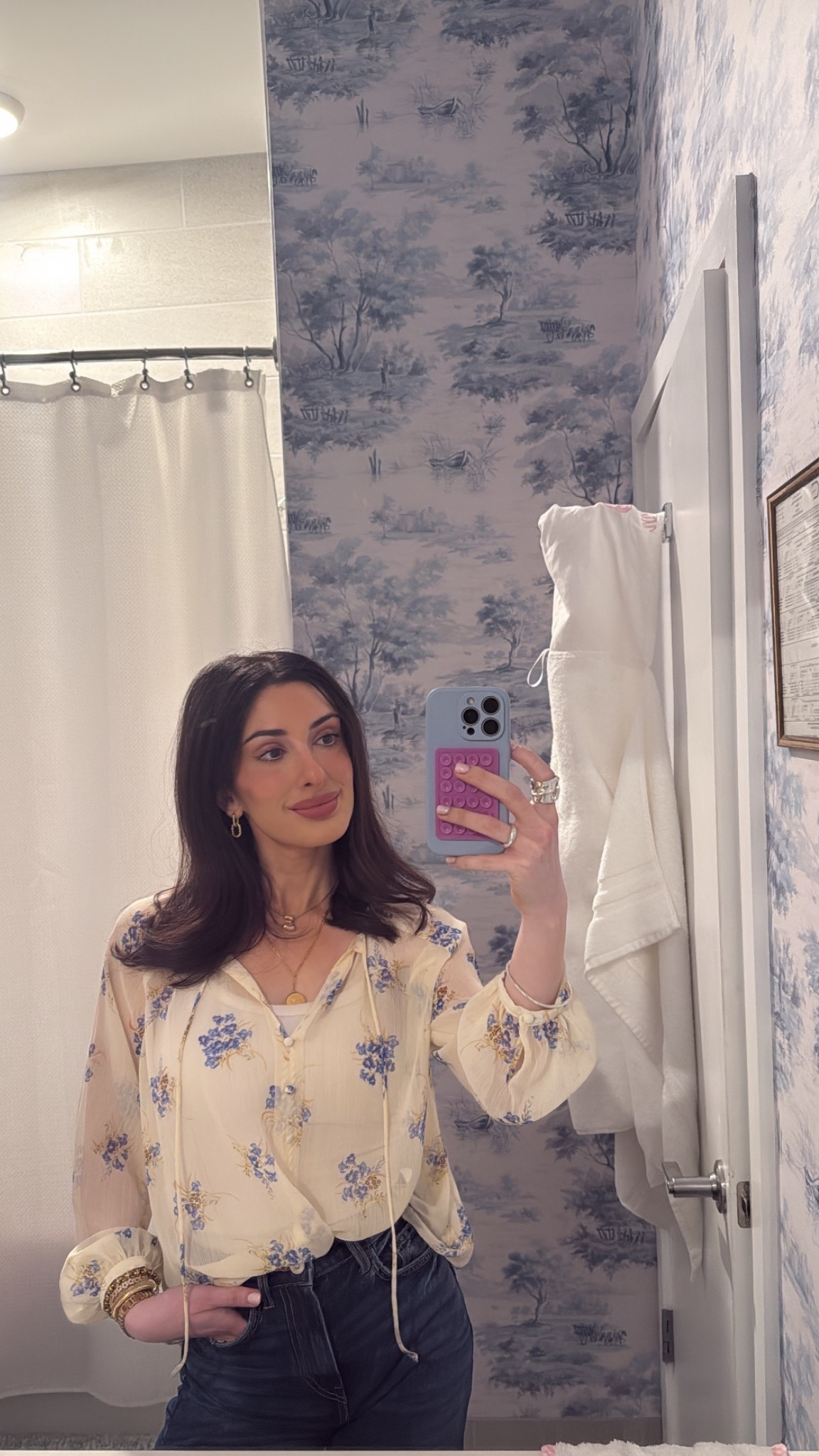 4.17 💙 top is a small & my fave Zara jeans are size 27 