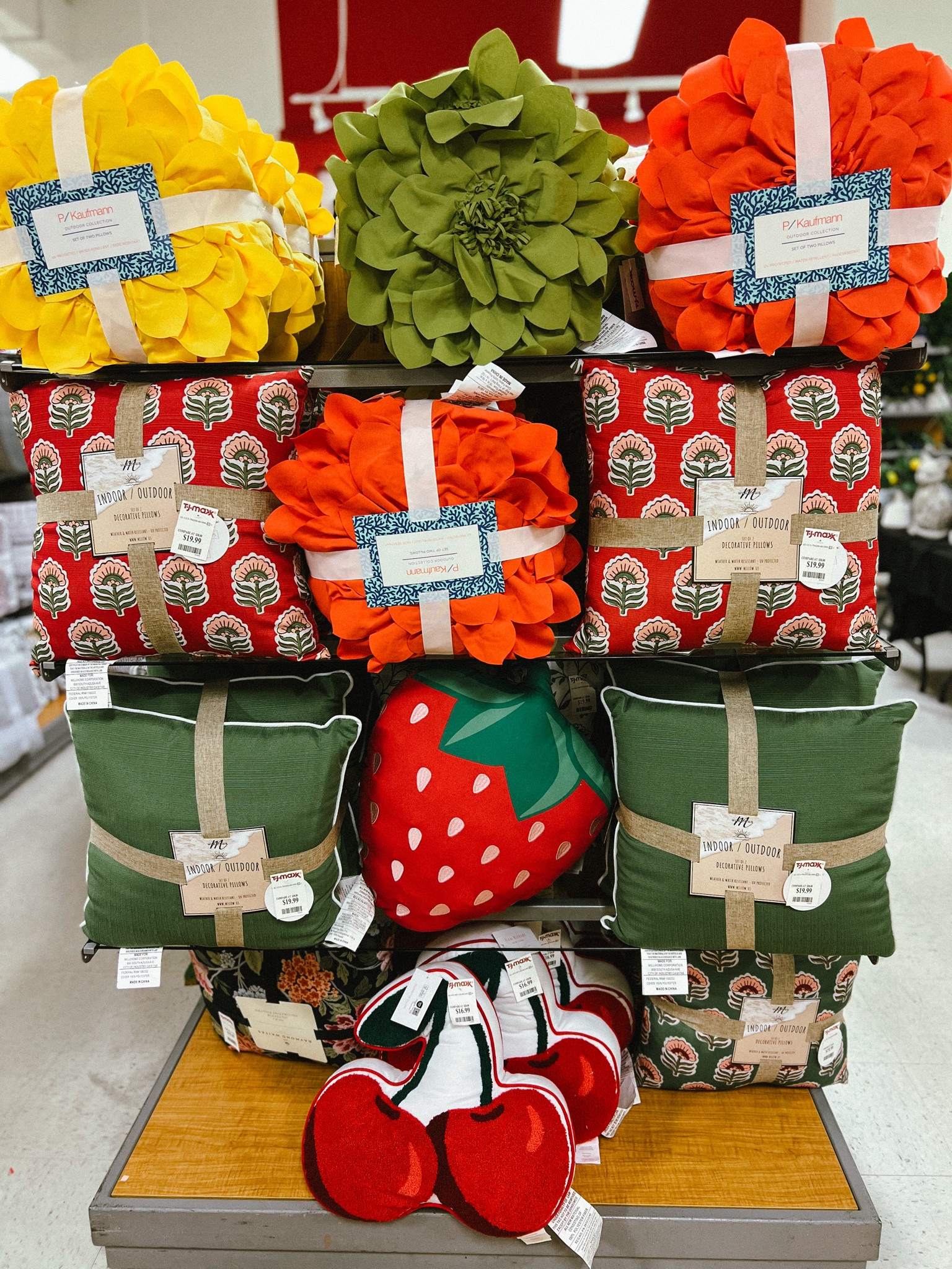 Refresh your patio with these fun summer & colorful outdoor pillows! Front porch decor pillows.

#outdoor #pillows #patio #backyard #fronryard #decor #polacek 

#LTKfindsunder50 #LTKSeasonal #LTKhome