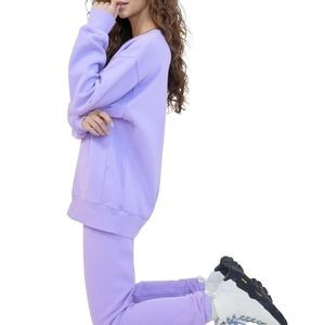 Aritzia TNA Pullover Airy Fleece Boyfriend Sweatshirt Size Medium in Pur… | Poshmark