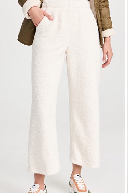 Obsessed with these winter white cozy palazzo pants!

#LTKSeasonal #LTKstyletip #LTKitbag