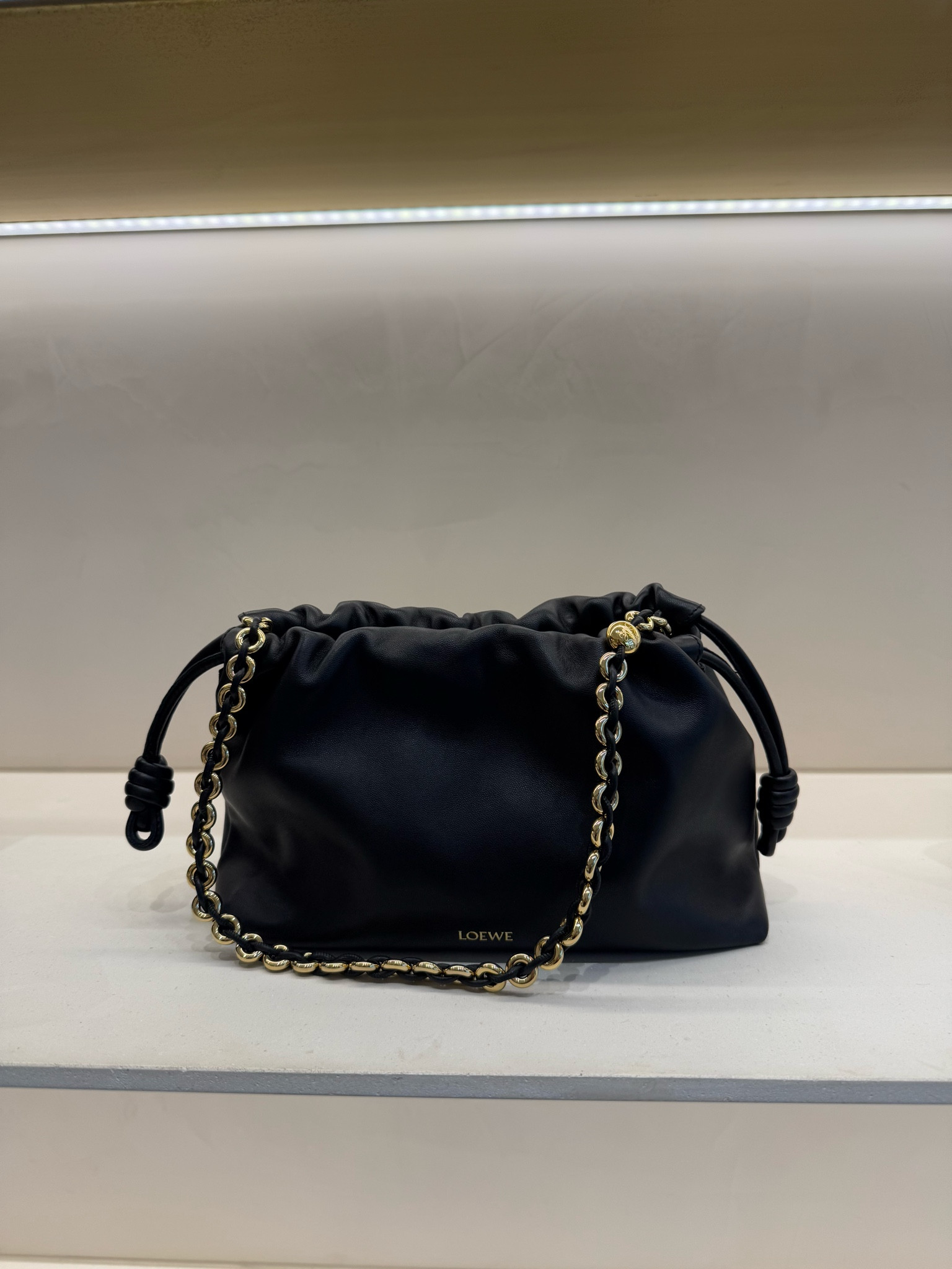 Obsessed with her 🤎 this is the Loewe flamenco medium in black. I’ve linked  some other gorgeous options if you’re after a similar look with a lower price point 

#LTKaustralia #LTKsummer #LTKbag