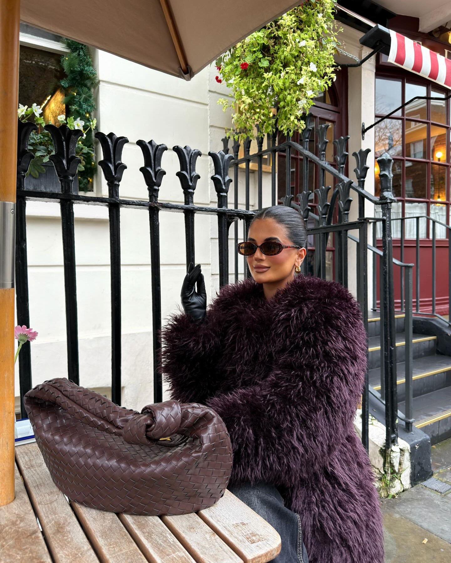 May you always have enough money to buy the outfits you screenshot on Instagram🧸 

Jacket @newlook 
Glasses @memwarei 

#ootd #newlook #petite #fashionblogger