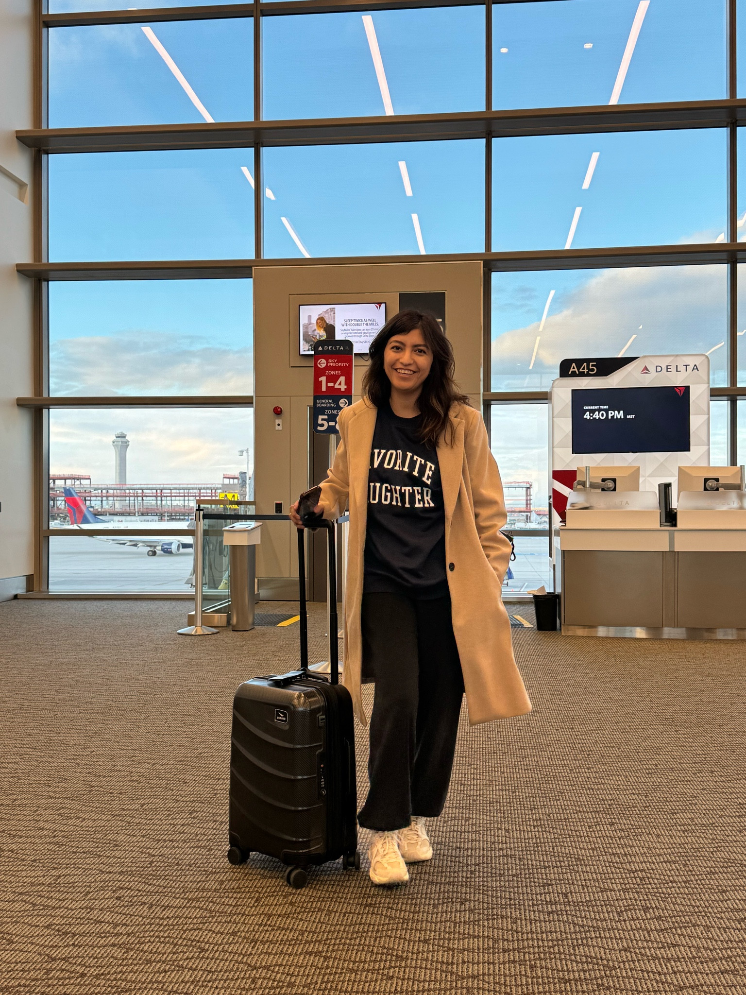 Travel fit. Never taking this sweatshirt off!

#LTKTravel #LTKMidsize #LTKFindsUnder100