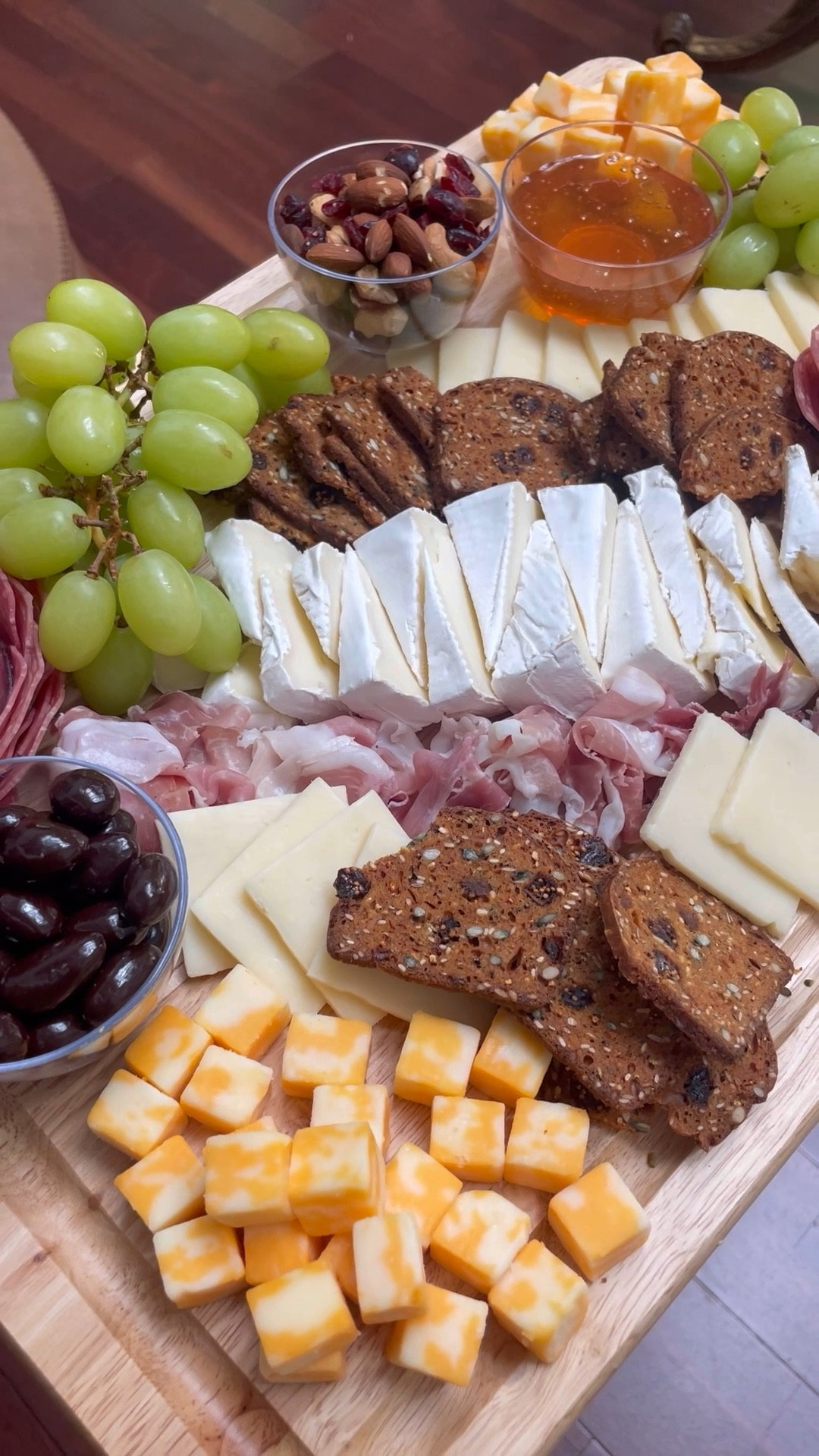  #AD Crafting the Ultimate Charcuterie Board with @Target! 🍇 Elevating my party game with a spread that's all about my Target faves. From creamy cheeses to savory meats, crunchy nuts to indulgent dips – every flavor, every bite is pure perfection. Thanks to Good & Gather, my charcuterie dreams have never been this deliciously easy to create! 🎉 Get everything in my LTK! #TargetPartner @TargetStyle 

#LTKBacktoSchool #LTKFind