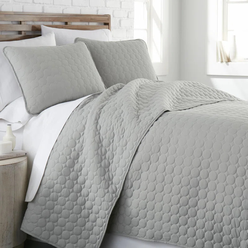 Southshore Lightweight Reversible Quilt Set | Wayfair North America